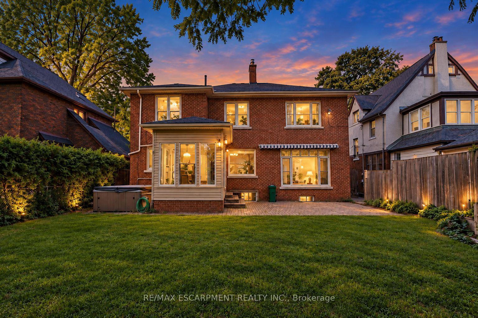 Photo 29 of 31 Fairleigh Crescent, Hamilton, St. Clair — HOMEH