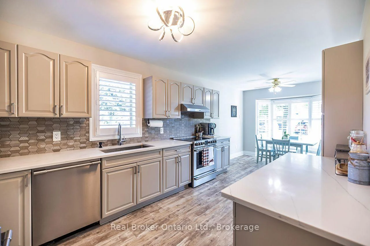Photo 11 of 4 Birch Tree Lane, Clarington, Bowmanville — HOMEH