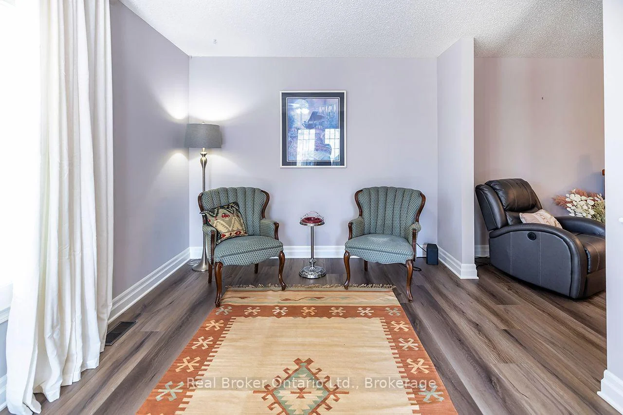 Photo 23 of 4 Birch Tree Lane, Clarington, Bowmanville — HOMEH