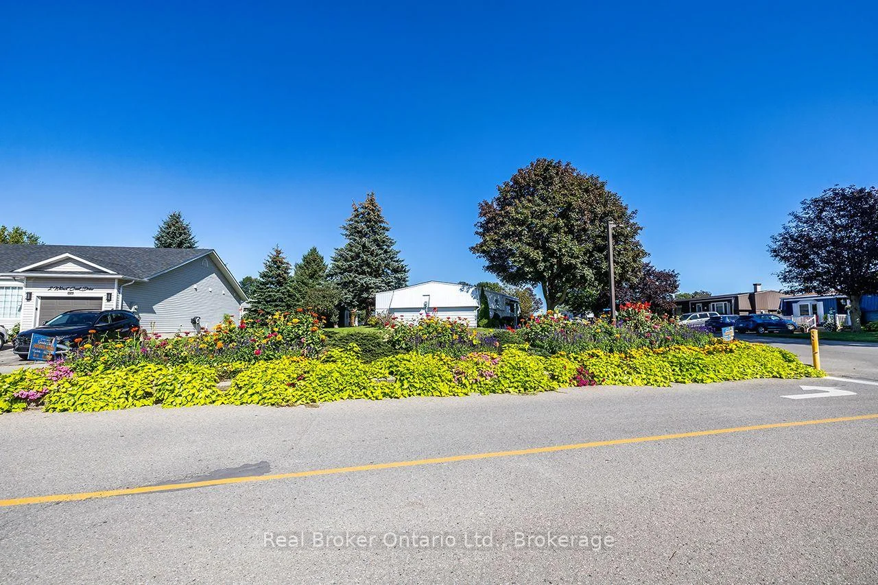 Photo 52 of 4 Birch Tree Lane, Clarington, Bowmanville — HOMEH