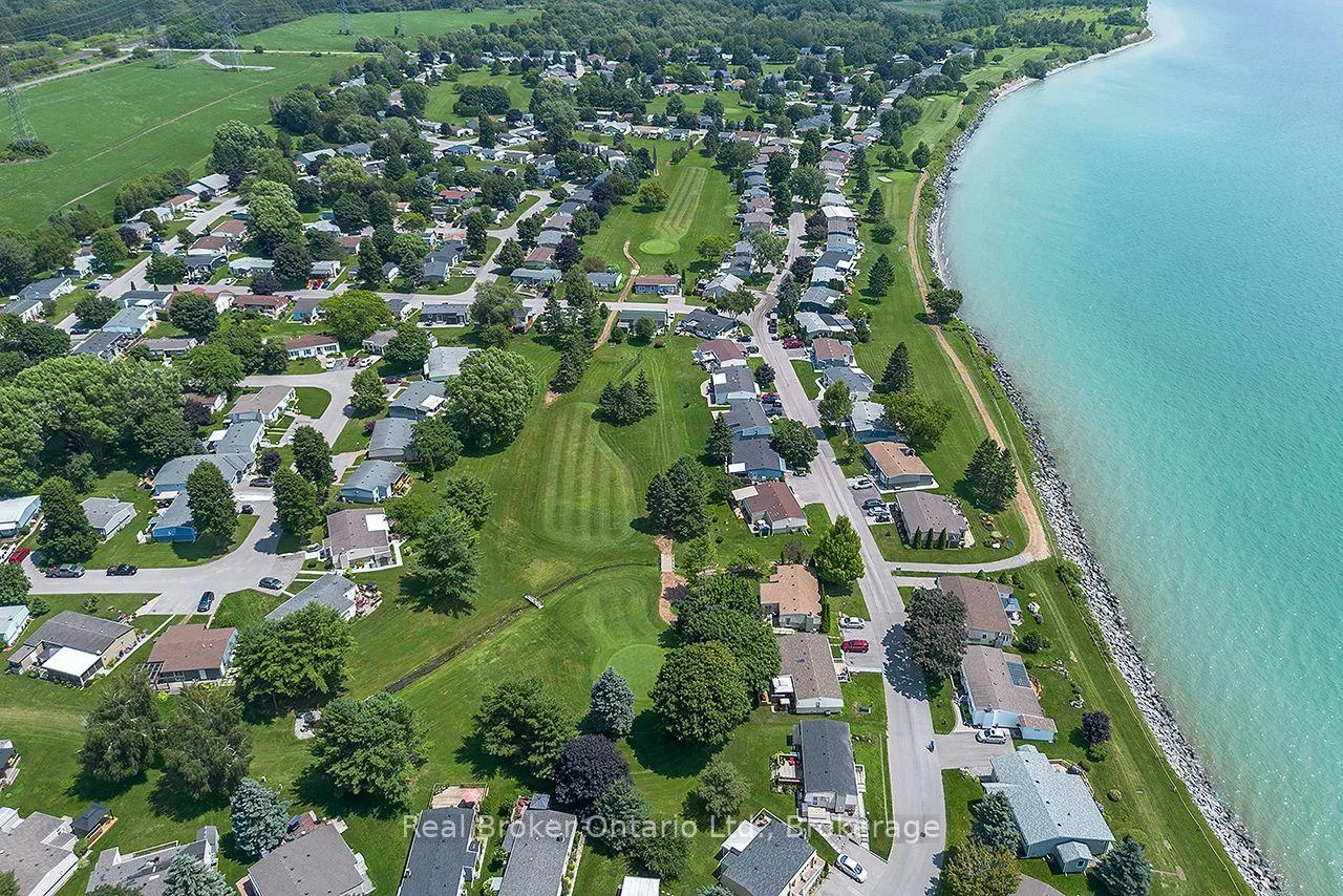 Photo 53 of 4 Birch Tree Lane, Clarington, Bowmanville — HOMEH