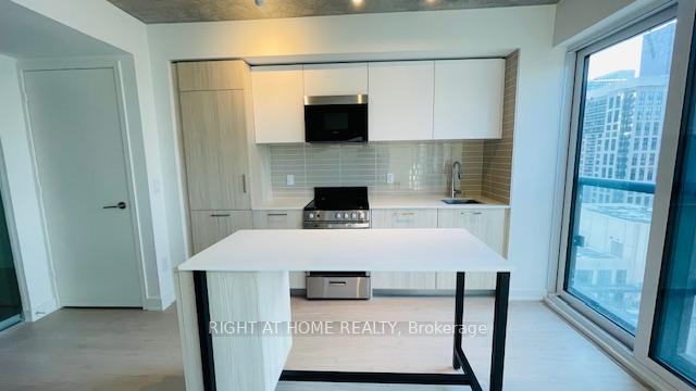 Photo 3 of Unit 1905, 65 Mutual Street, Toronto, Church-Yonge Corridor — HOMEH