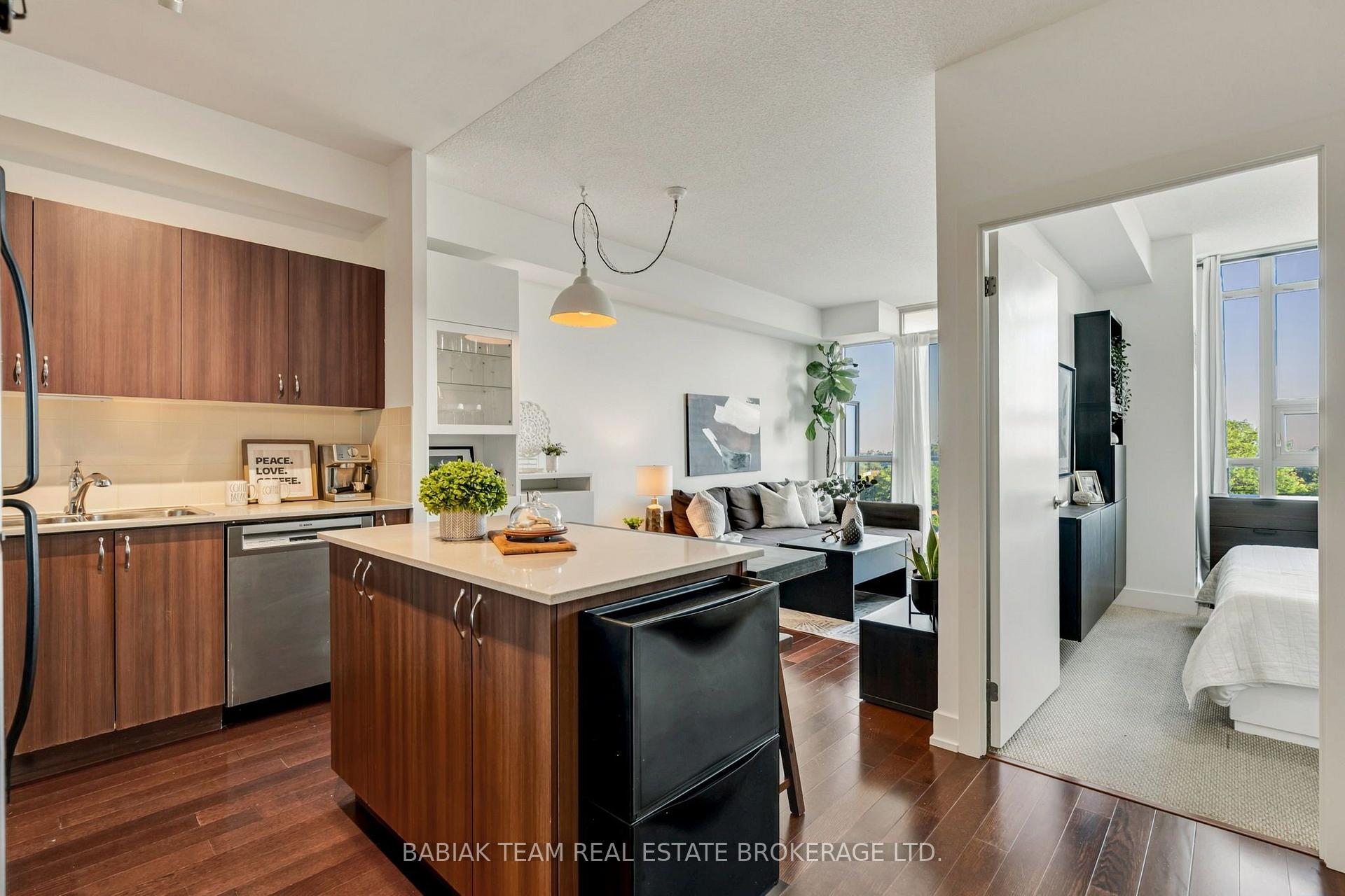 Photo 4 of Unit 903, 1638 Bloor Street W, Toronto, High Park North — HOMEH
