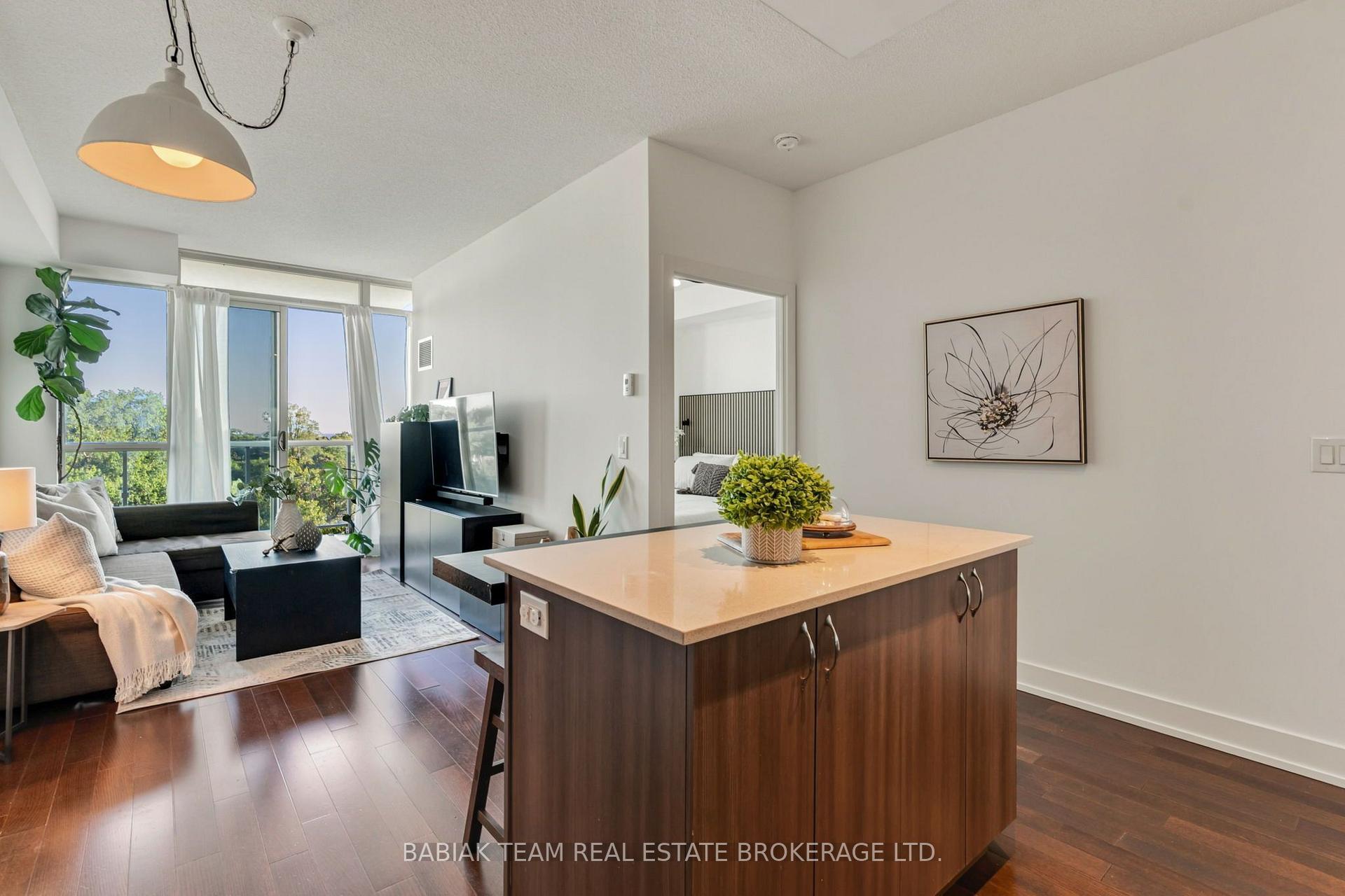 Photo 6 of Unit 903, 1638 Bloor Street W, Toronto, High Park North — HOMEH