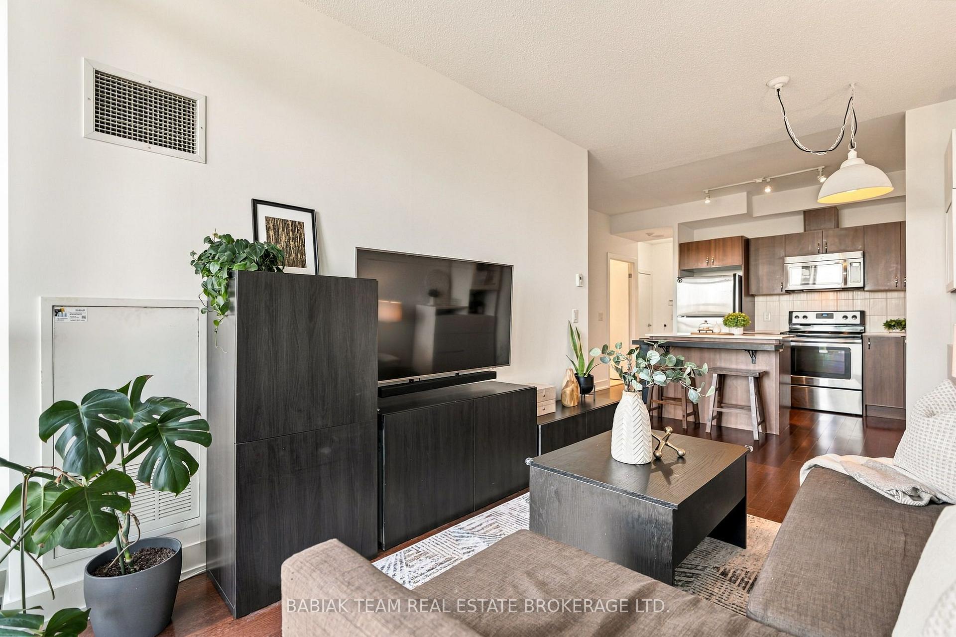 Photo 9 of Unit 903, 1638 Bloor Street W, Toronto, High Park North — HOMEH