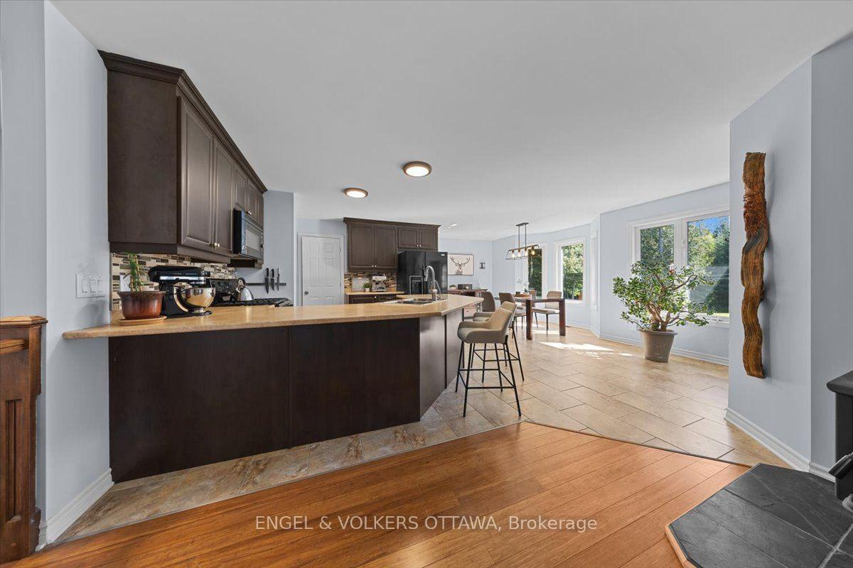 Photo 8 of 2565 Marshwood Road, Ottawa, Huntley Ward (North West) — HOMEH