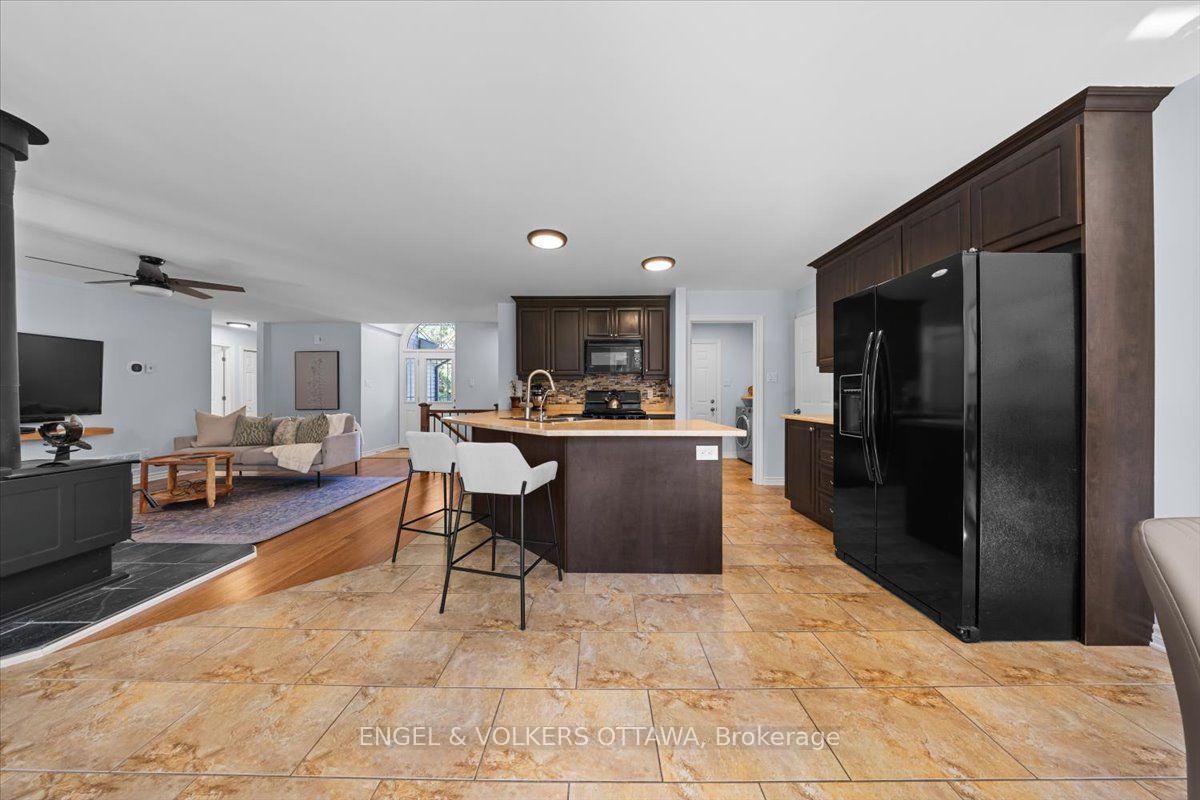 Photo 10 of 2565 Marshwood Road, Ottawa, Huntley Ward (North West) — HOMEH