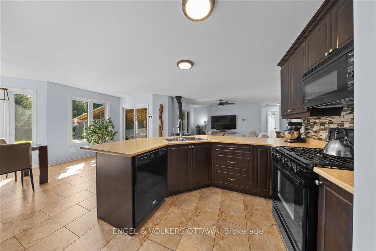 Photo 13 of 2565 Marshwood Road, Ottawa, Huntley Ward (North West) — HOMEH