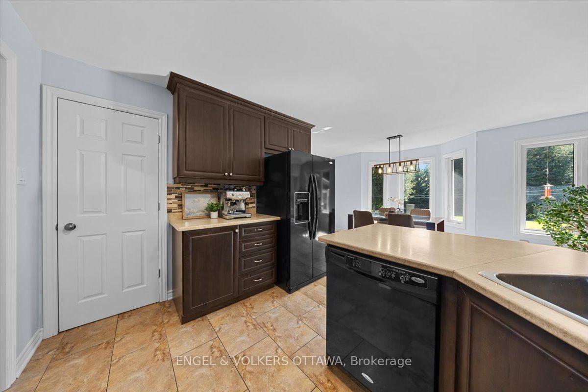 Photo 14 of 2565 Marshwood Road, Ottawa, Huntley Ward (North West) — HOMEH