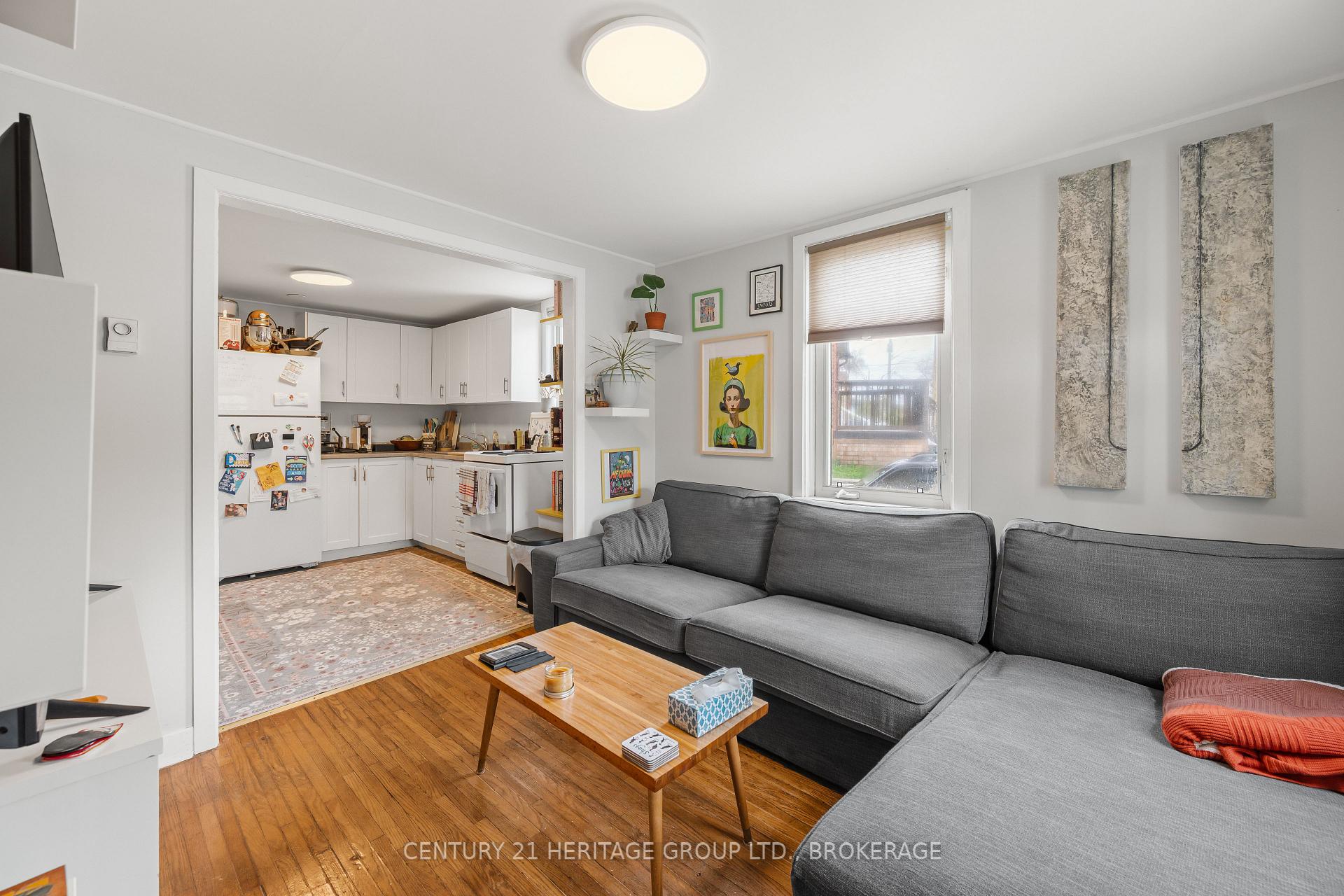 Photo 4 of 432 Barrie Street, Kingston, East of Sir John A. Blvd — HOMEH