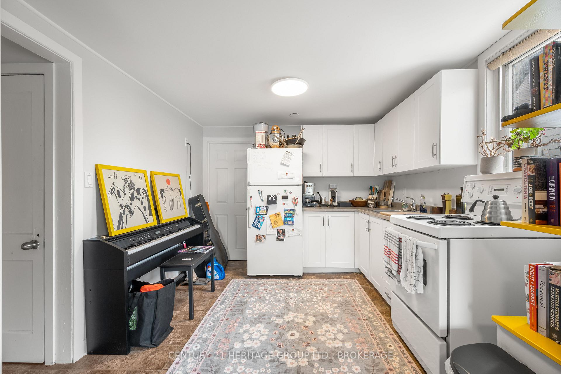 Photo 6 of 432 Barrie Street, Kingston, East of Sir John A. Blvd — HOMEH