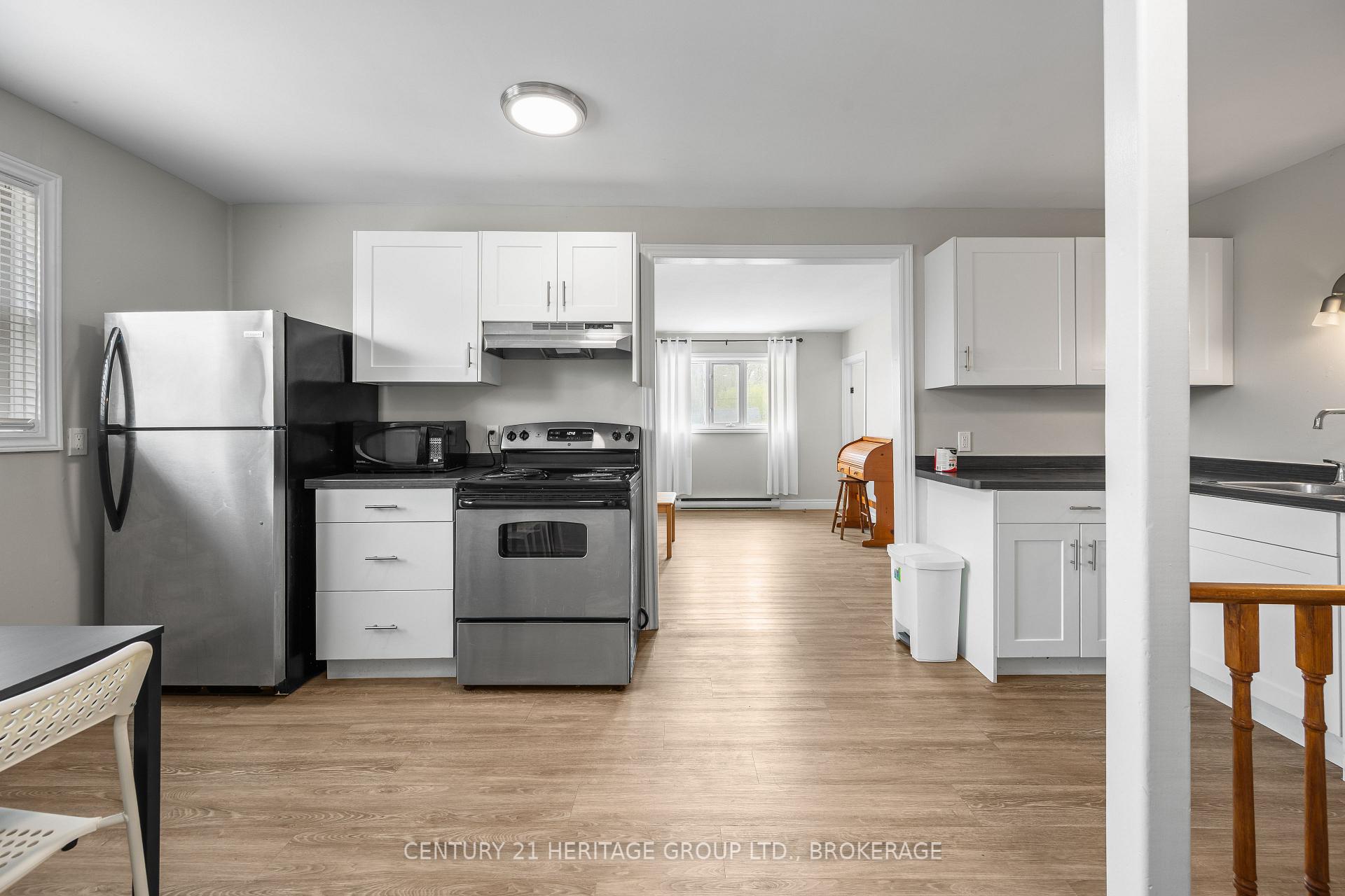 Photo 11 of 432 Barrie Street, Kingston, East of Sir John A. Blvd — HOMEH