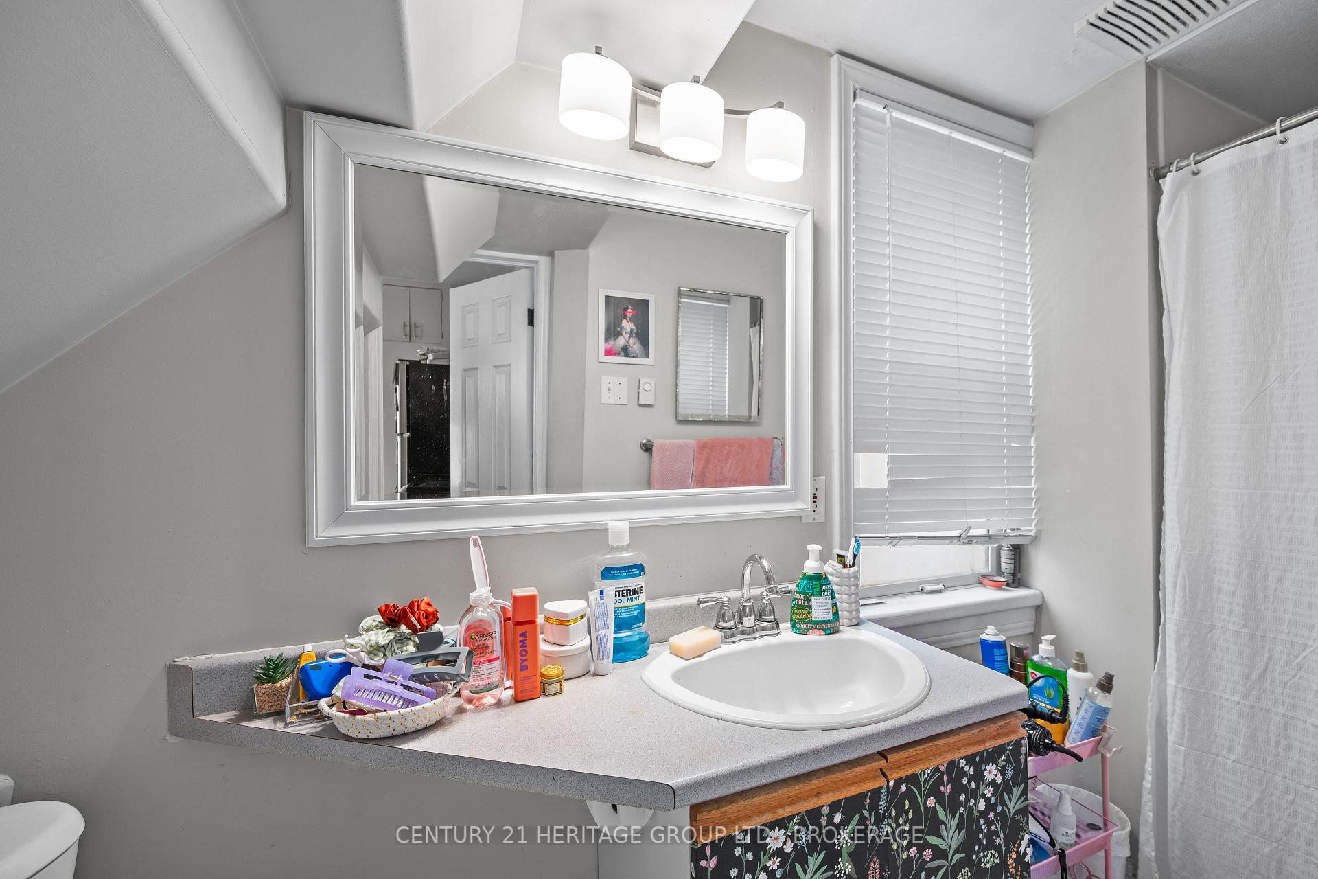 Photo 16 of 432 Barrie Street, Kingston, East of Sir John A. Blvd — HOMEH