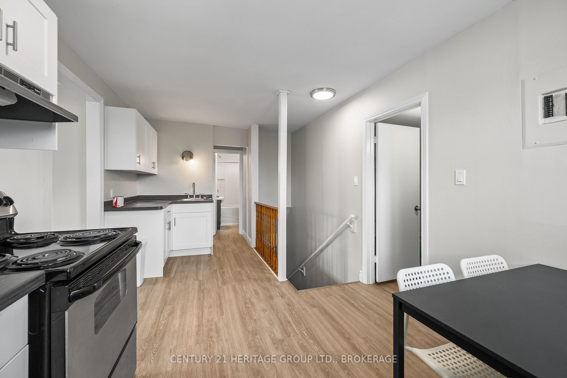 Photo 24 of 432 Barrie Street, Kingston, East of Sir John A. Blvd — HOMEH