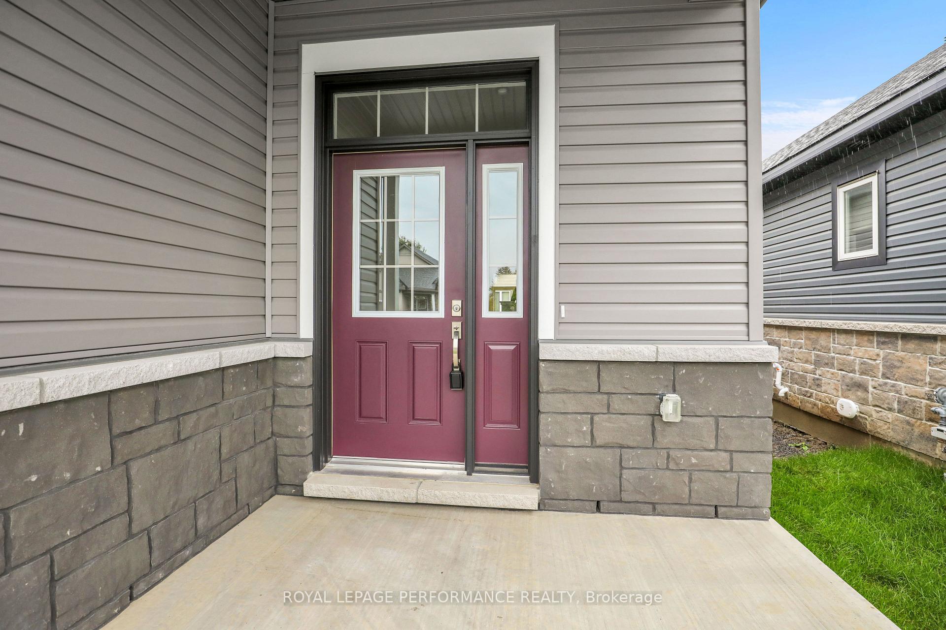Photo 3 of 243 Hannam Bud Way, Ottawa, Riverside South/Gloucester Glen — HOMEH