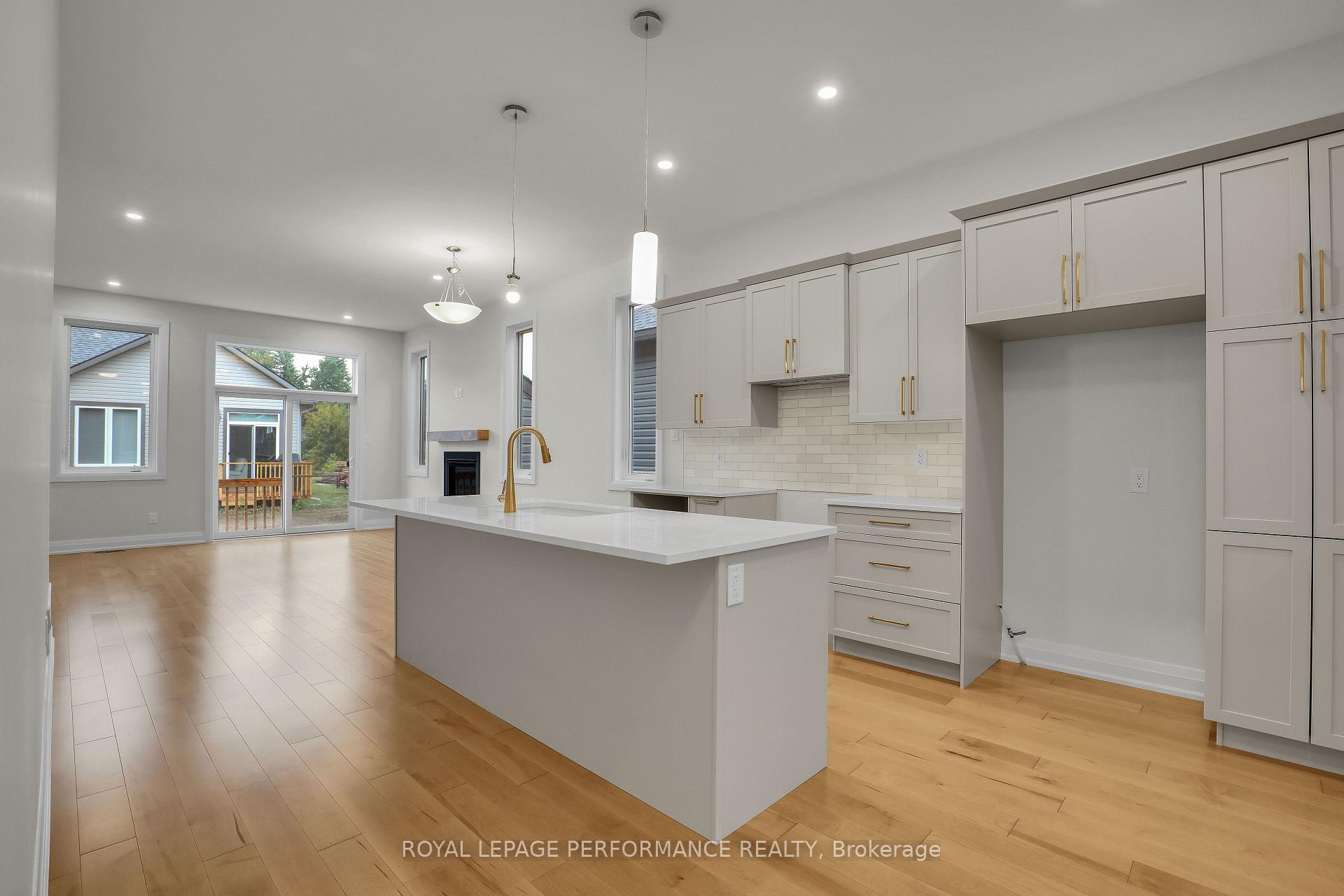 Photo 6 of 243 Hannam Bud Way, Ottawa, Riverside South/Gloucester Glen — HOMEH