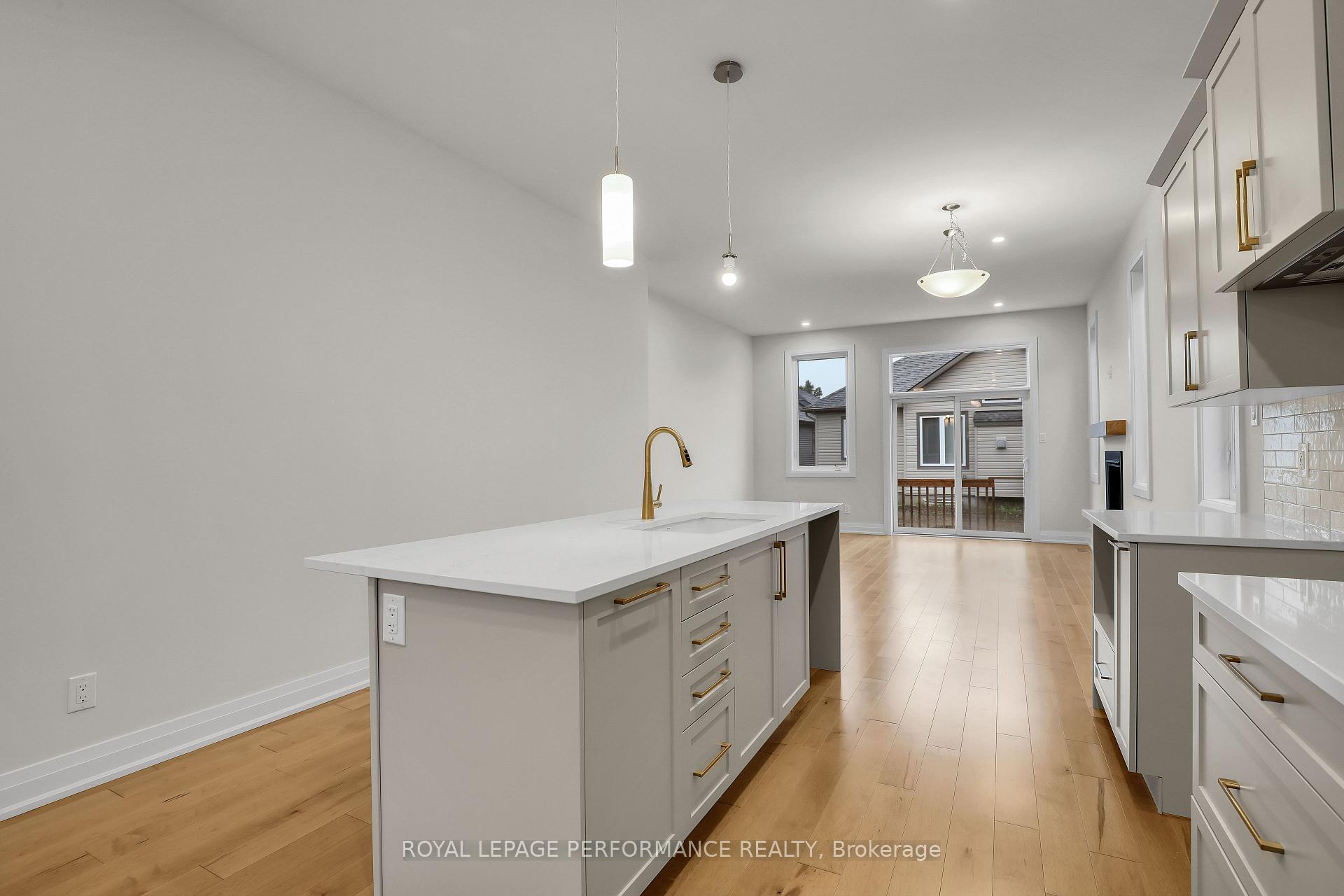 Photo 11 of 243 Hannam Bud Way, Ottawa, Riverside South/Gloucester Glen — HOMEH