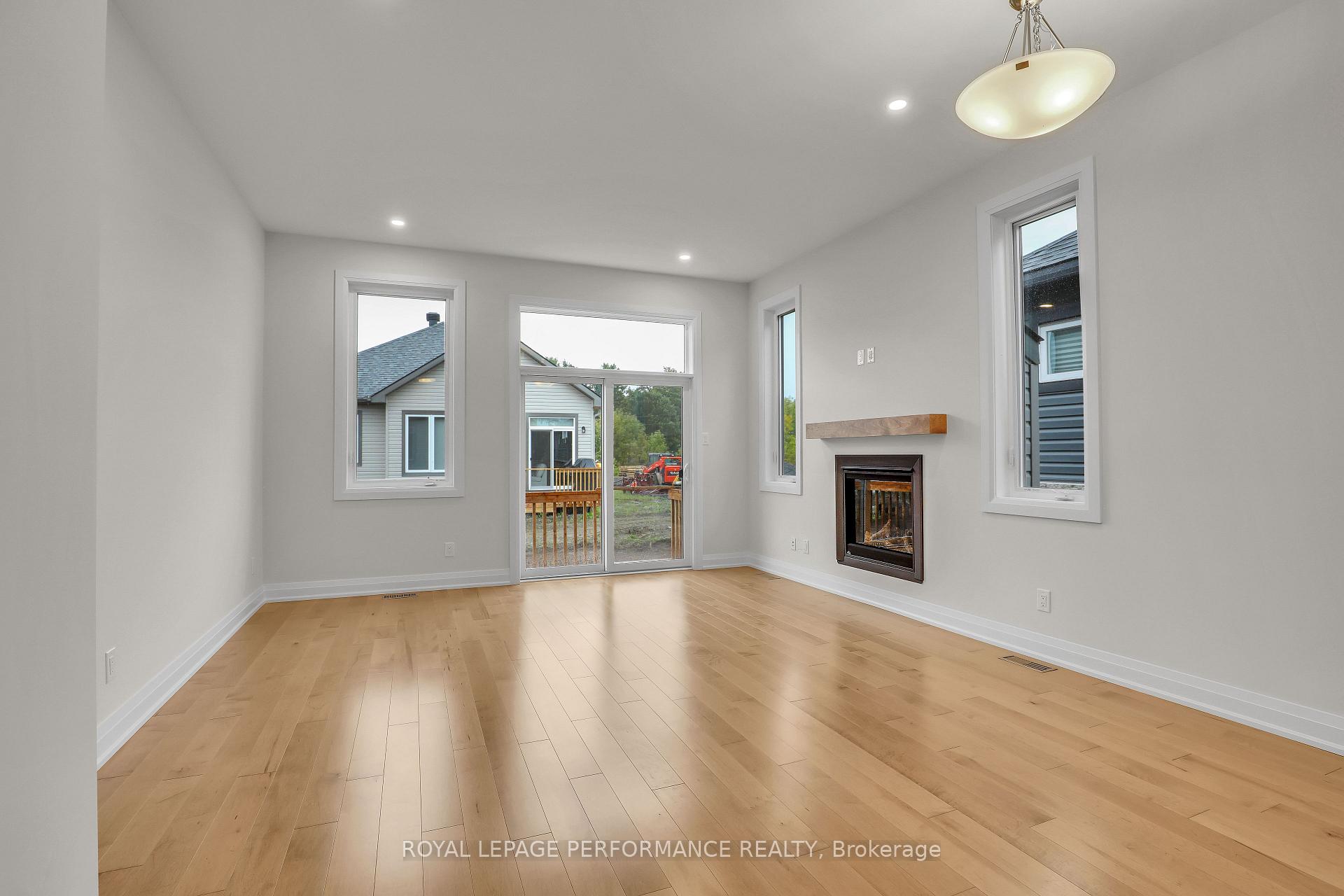 Photo 14 of 243 Hannam Bud Way, Ottawa, Riverside South/Gloucester Glen — HOMEH