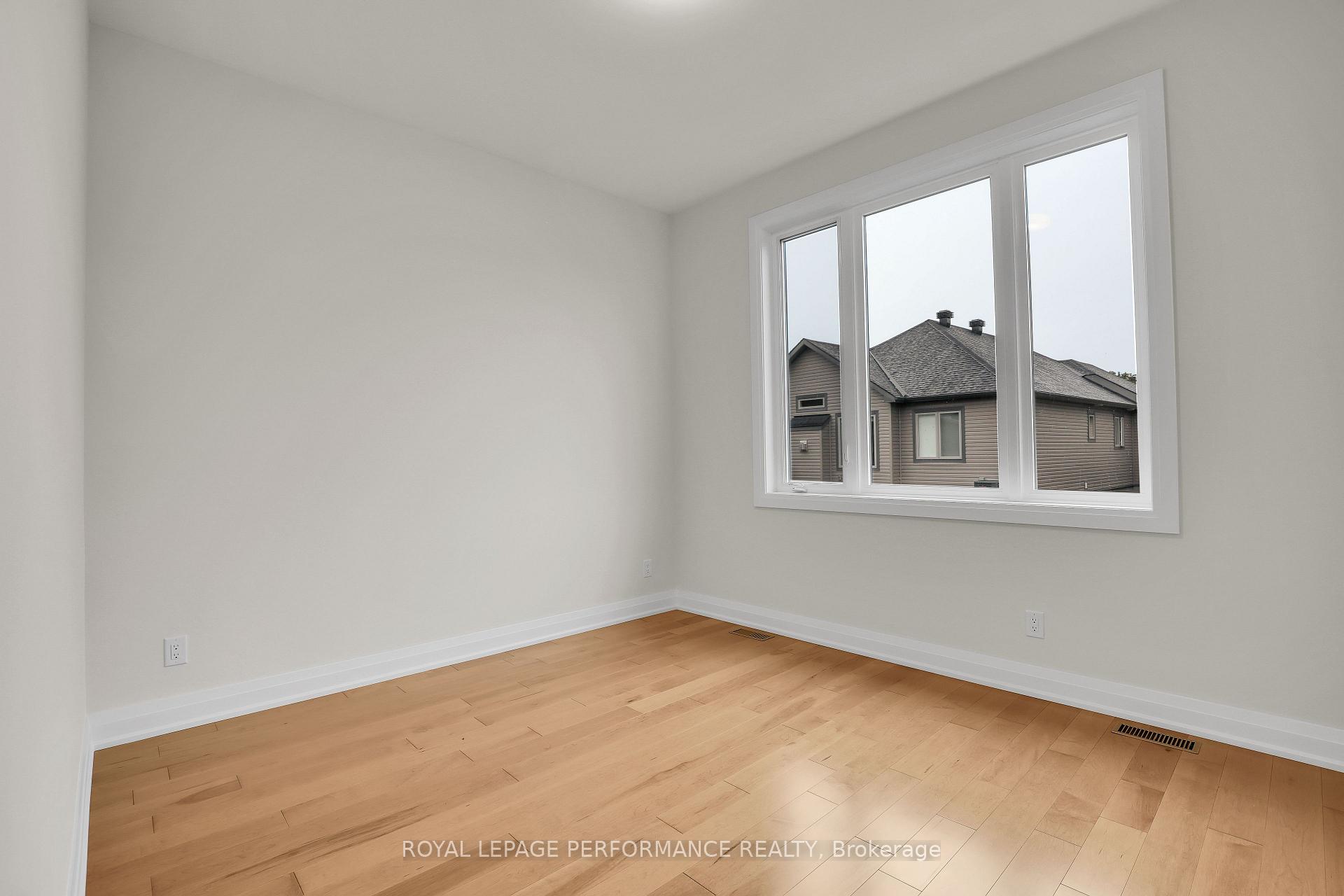 Photo 17 of 243 Hannam Bud Way, Ottawa, Riverside South/Gloucester Glen — HOMEH