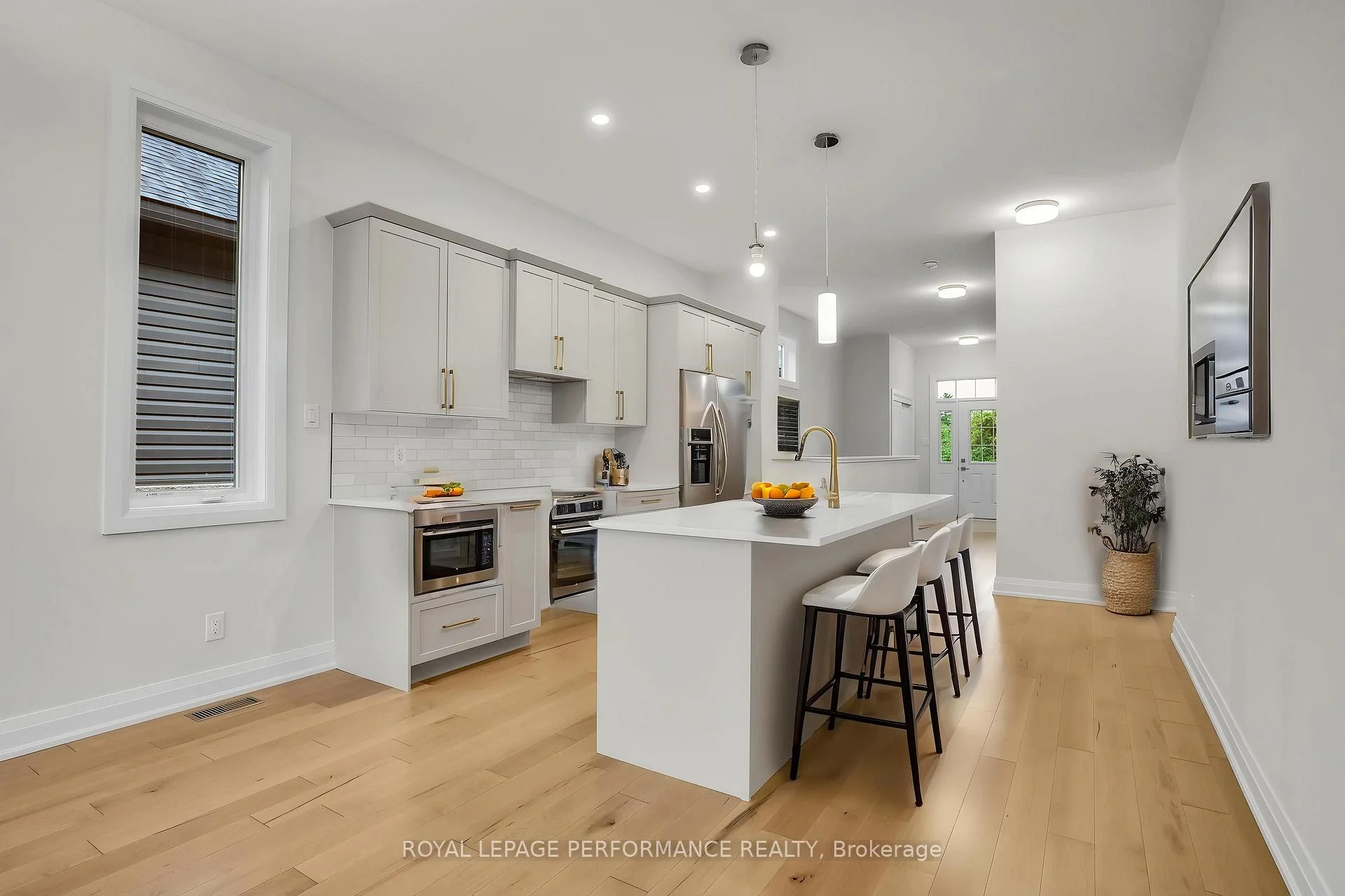 Photo 10 of 243 Hannam Bud Way, Ottawa, Riverside South/Gloucester Glen — HOMEH