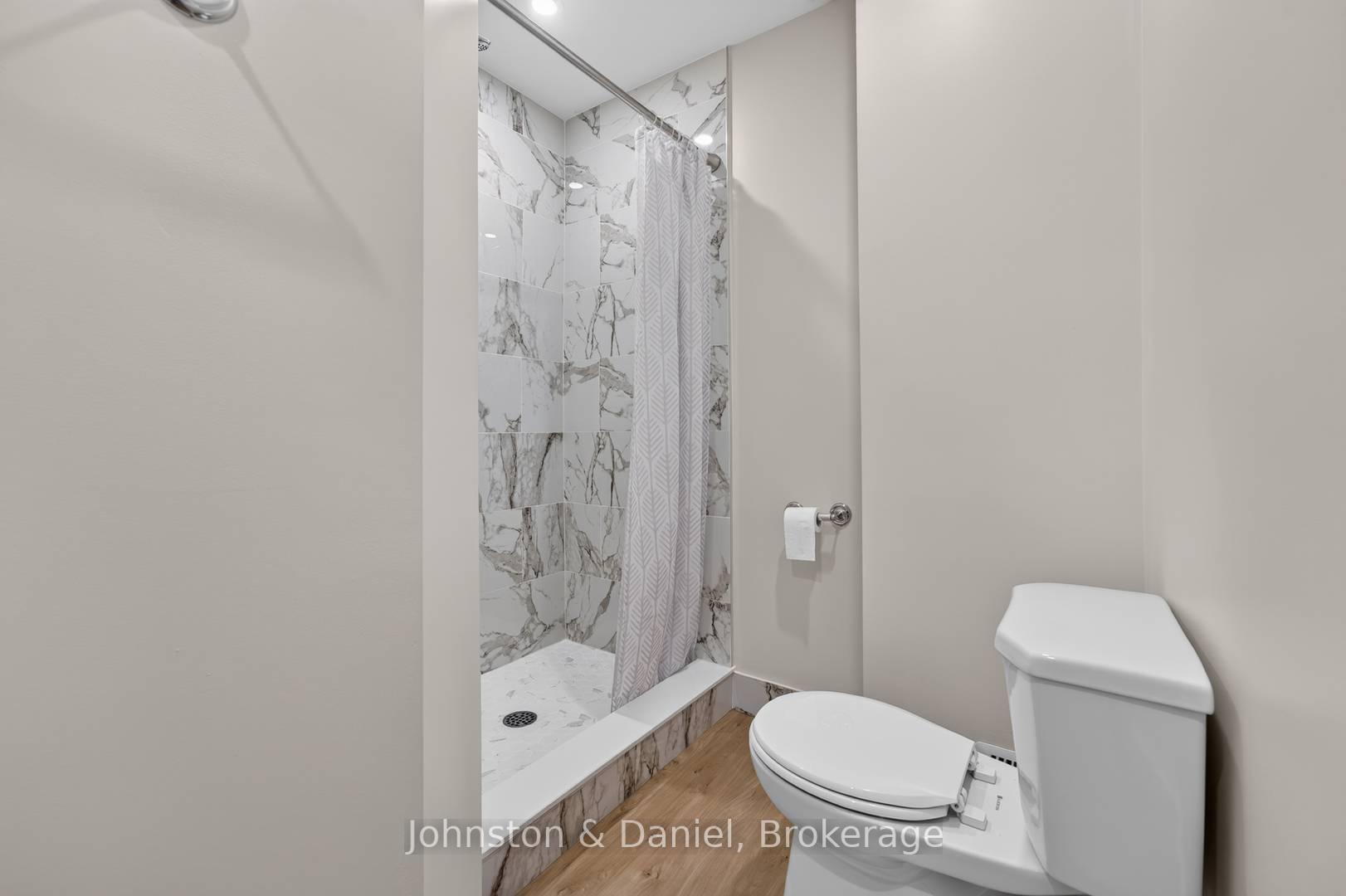 Photo 8 of 79 Albert Street N, Orillia — HOMEH