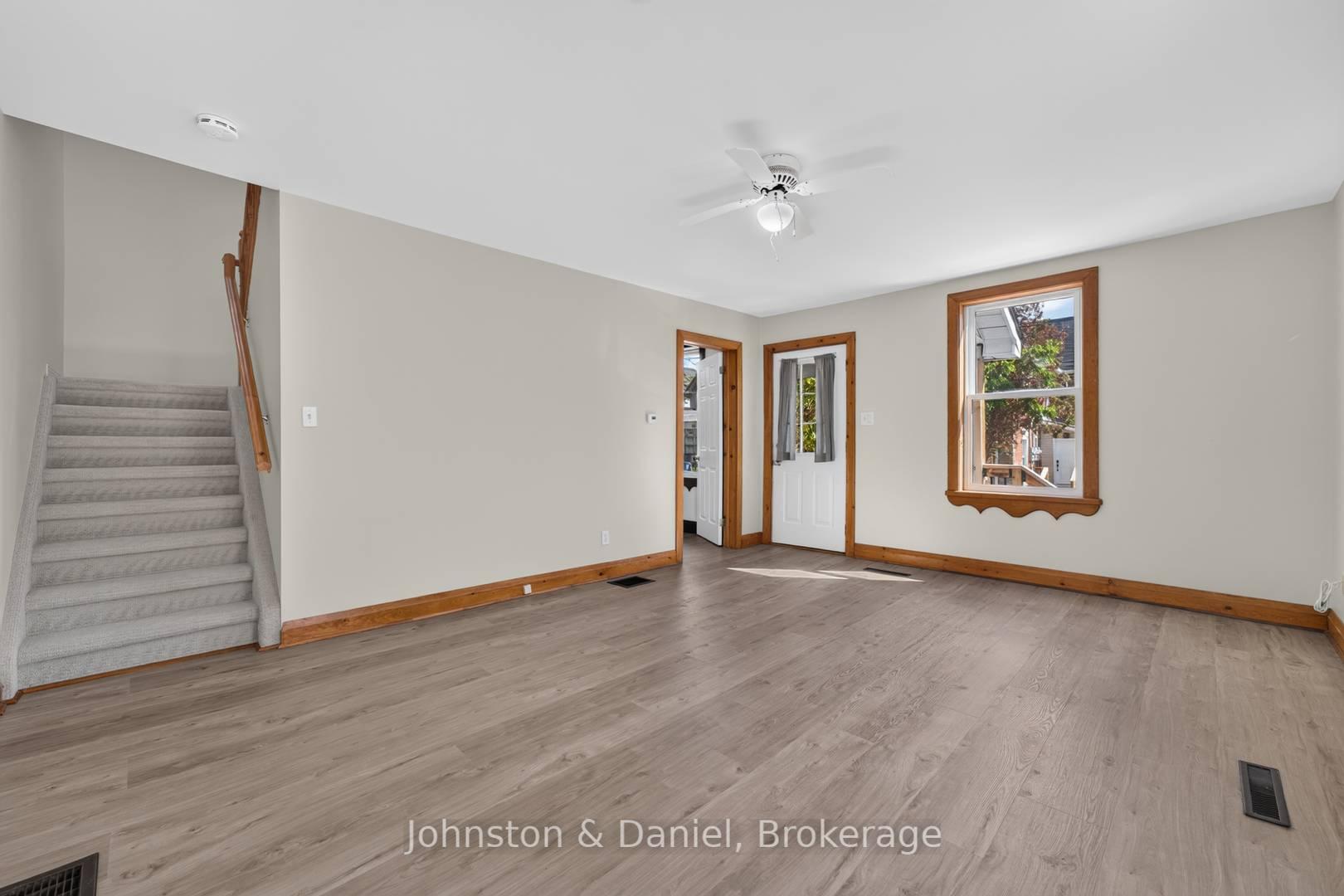 Photo 9 of 79 Albert Street N, Orillia — HOMEH