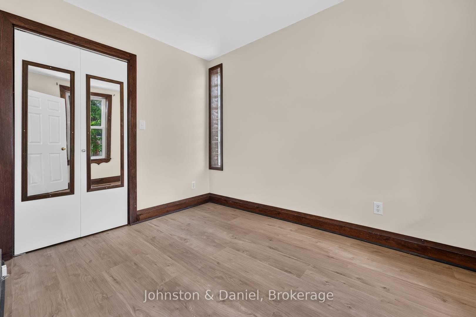 Photo 10 of 79 Albert Street N, Orillia — HOMEH
