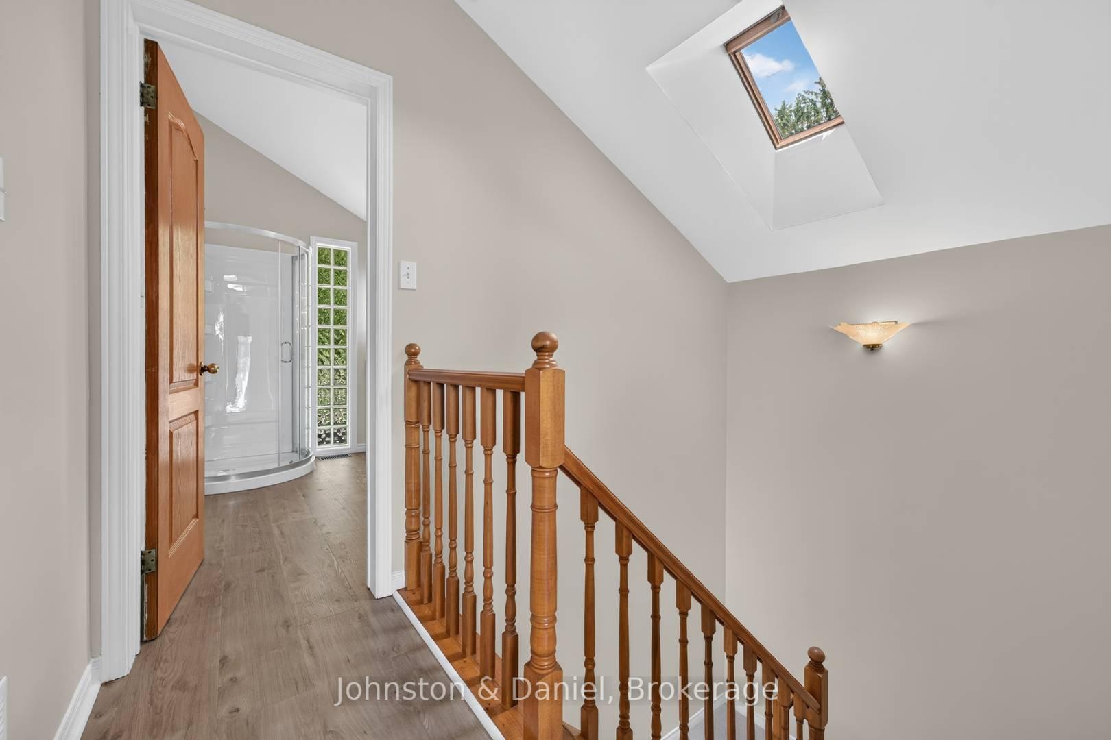 Photo 11 of 79 Albert Street N, Orillia — HOMEH