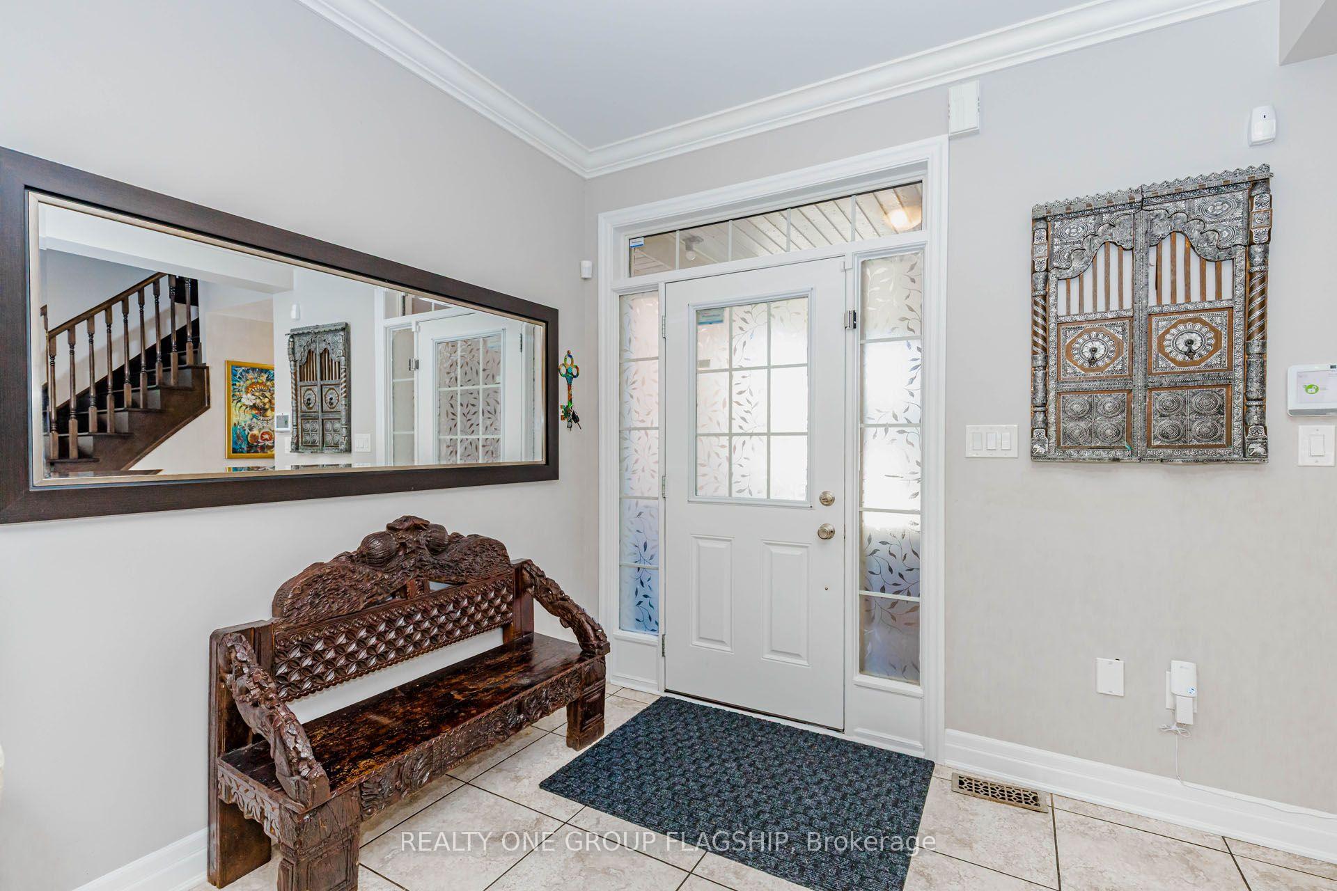 Photo 5 of 715 Casarin Crescent, Milton, Coates — HOMEH