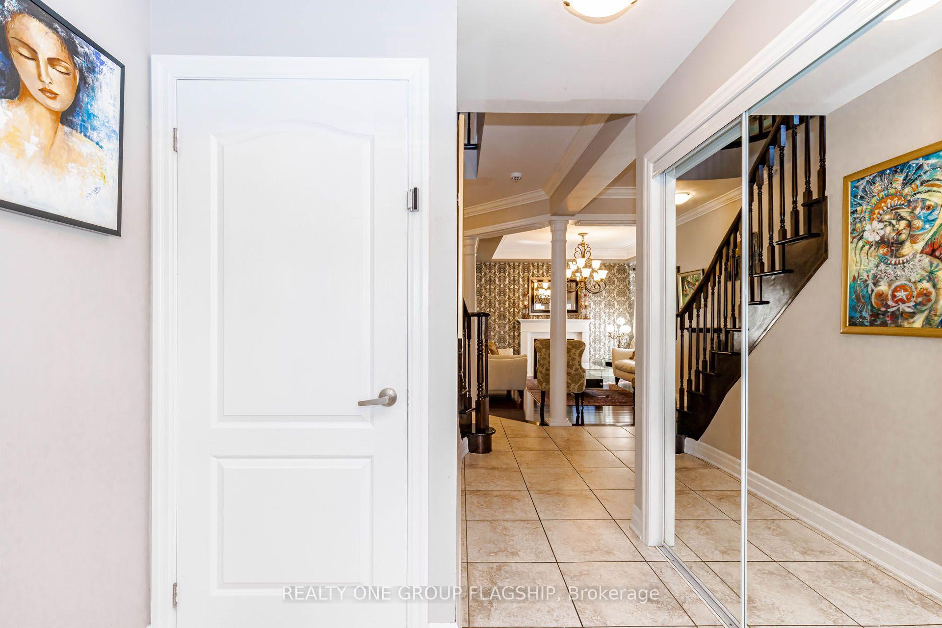 Photo 16 of 715 Casarin Crescent, Milton, Coates — HOMEH