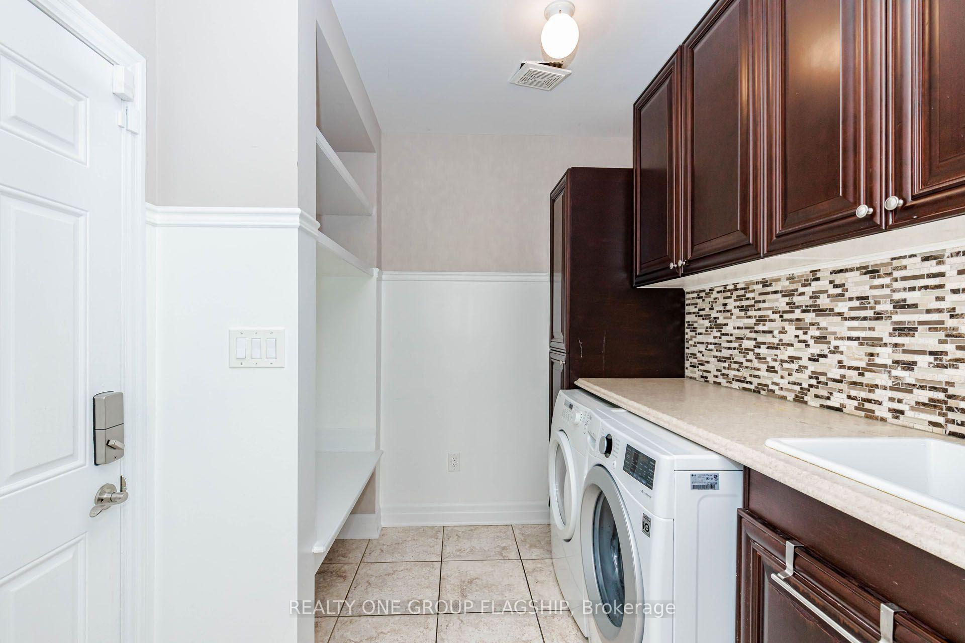 Photo 18 of 715 Casarin Crescent, Milton, Coates — HOMEH
