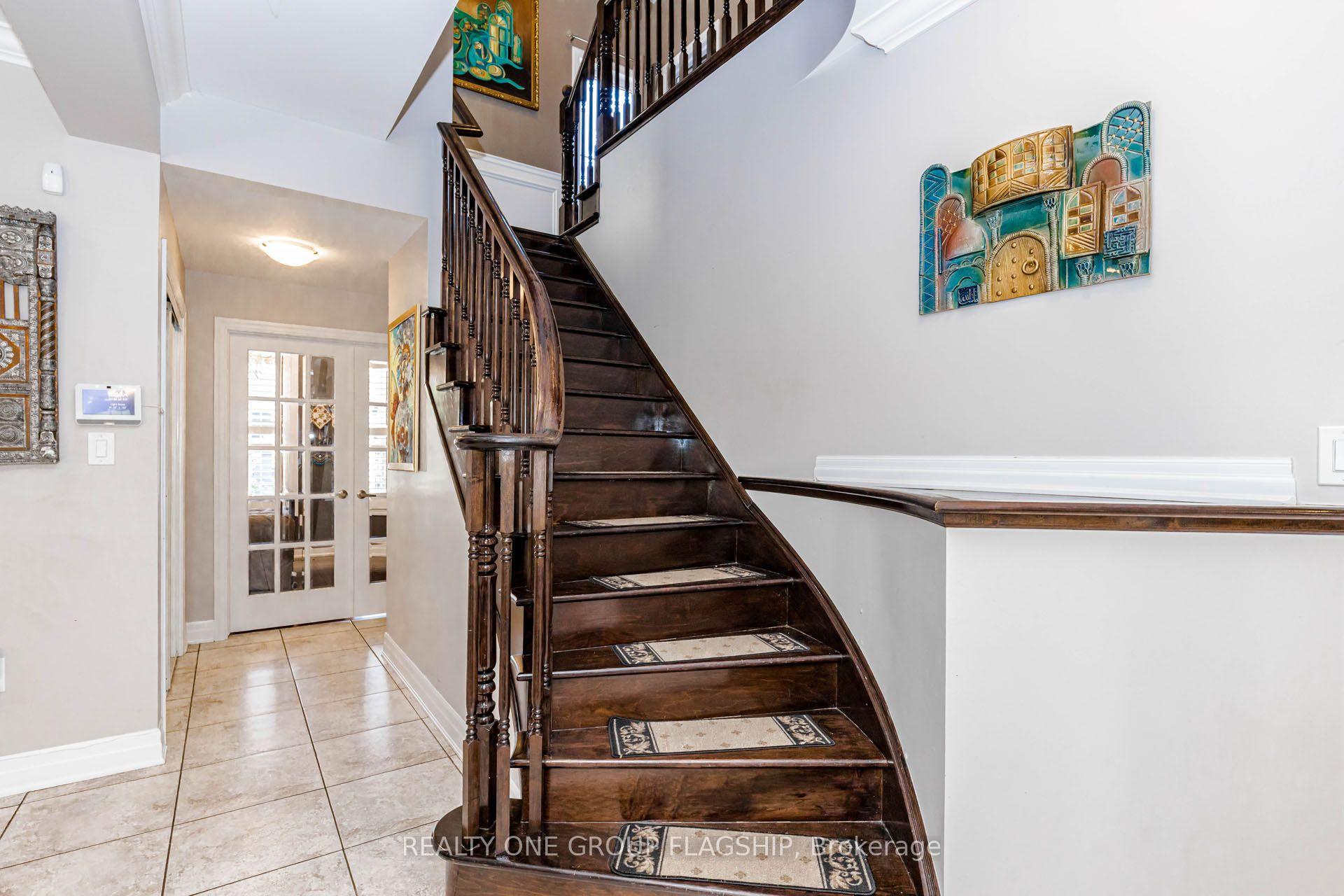 Photo 19 of 715 Casarin Crescent, Milton, Coates — HOMEH