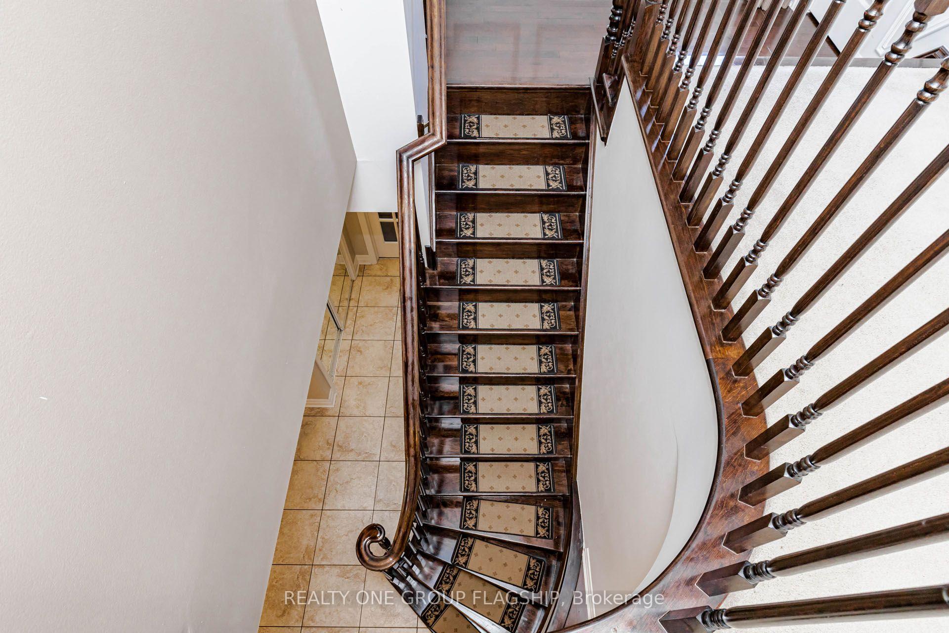 Photo 21 of 715 Casarin Crescent, Milton, Coates — HOMEH