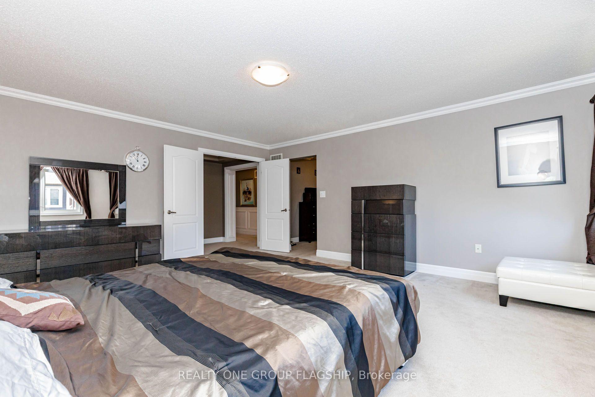 Photo 24 of 715 Casarin Crescent, Milton, Coates — HOMEH