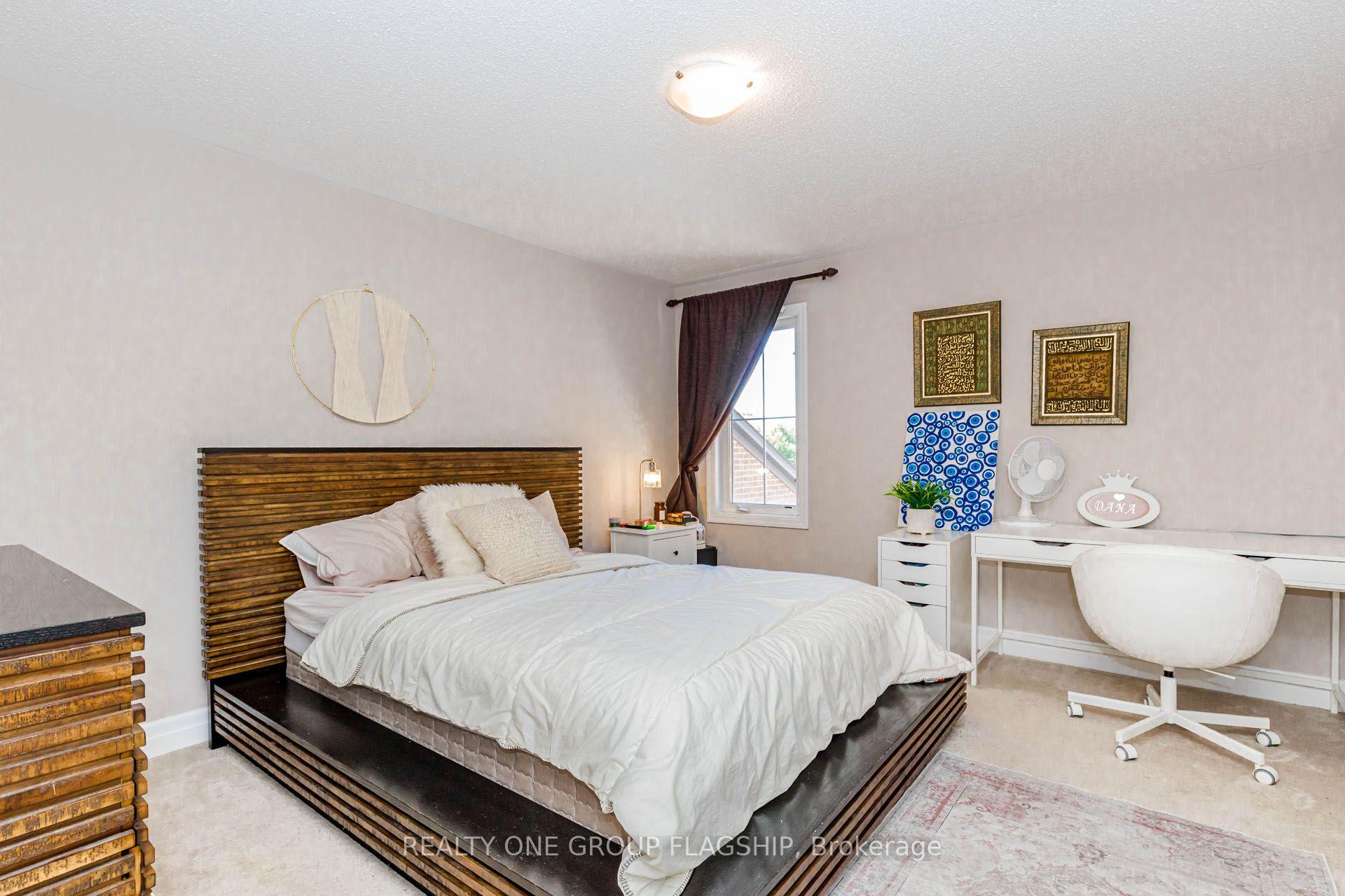 Photo 29 of 715 Casarin Crescent, Milton, Coates — HOMEH