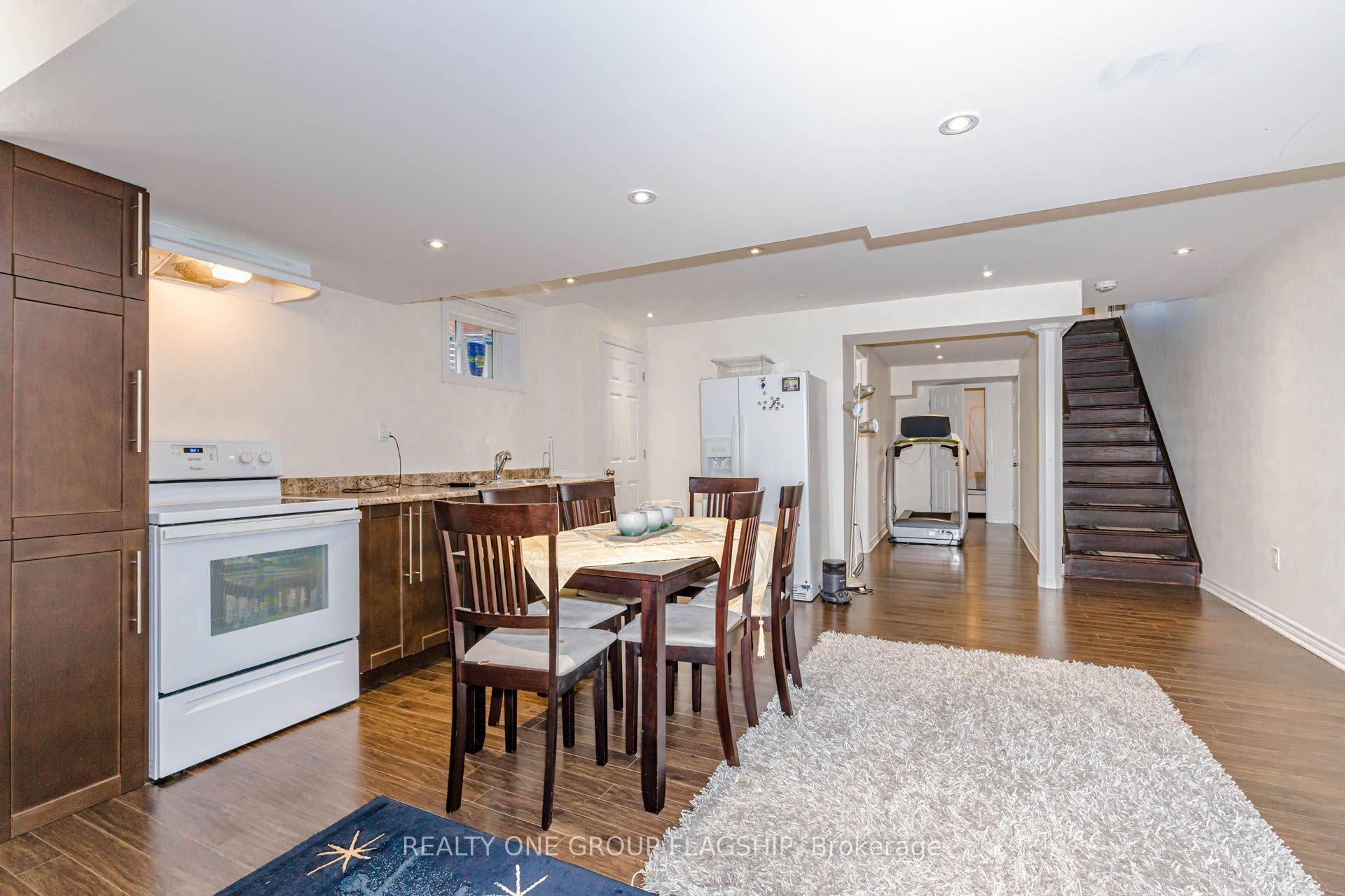 Photo 38 of 715 Casarin Crescent, Milton, Coates — HOMEH