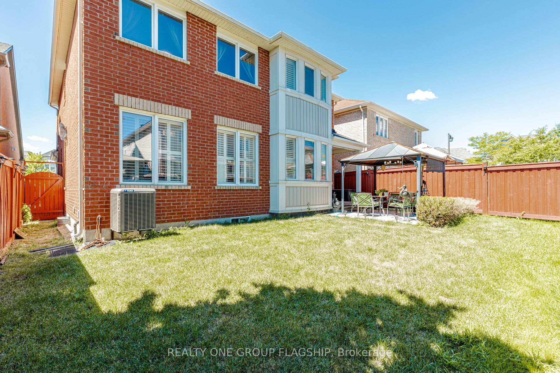 Photo 49 of 715 Casarin Crescent, Milton, Coates — HOMEH
