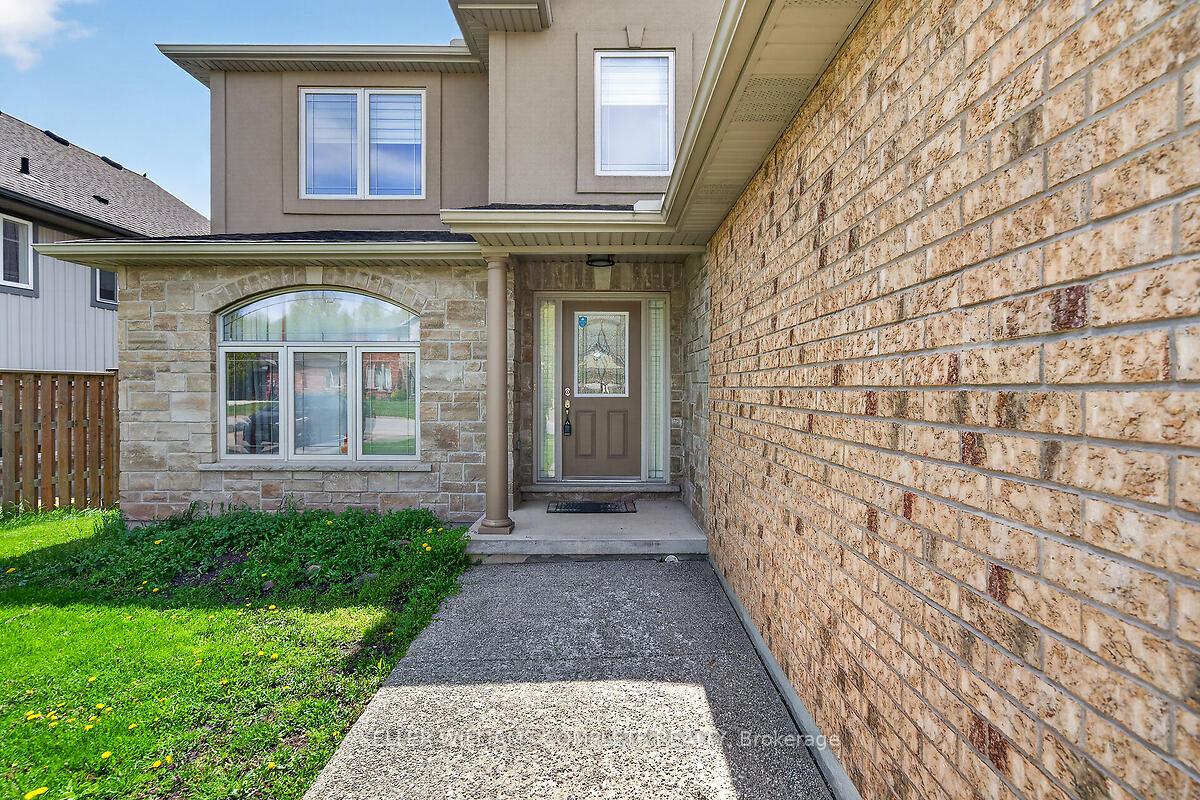 Photo 3 of 9128 Hendershot Boulevard, Niagara Falls, Forestview — HOMEH