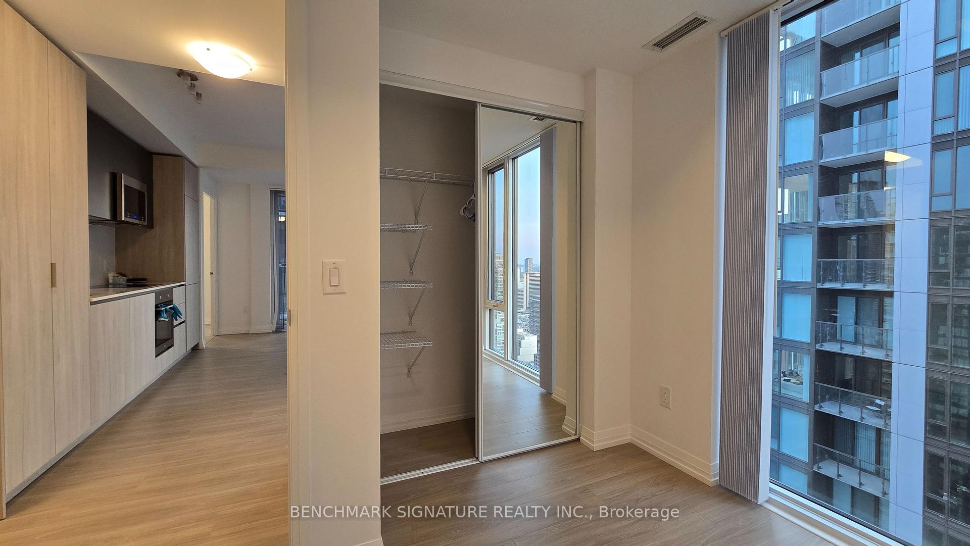 Photo 9 of Unit 4603, 8 Widmer Street, Toronto, Waterfront Communities — HOMEH