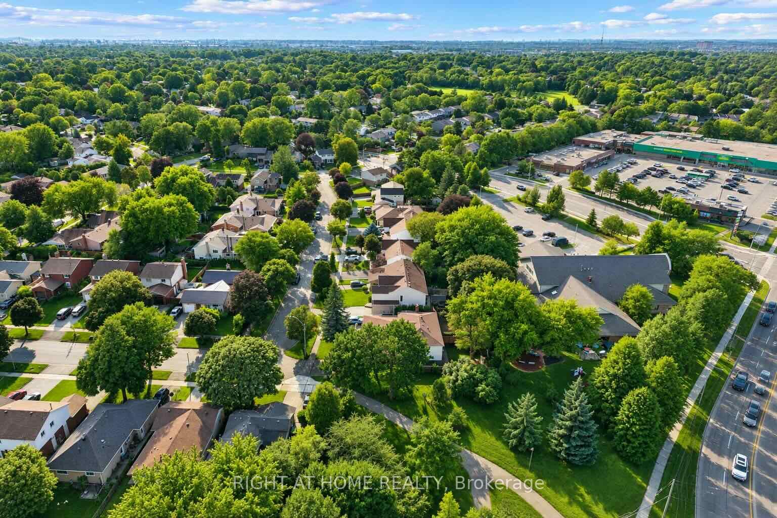 Photo 3 of 3363 Masthead Crescent, Mississauga, Erin Mills — HOMEH