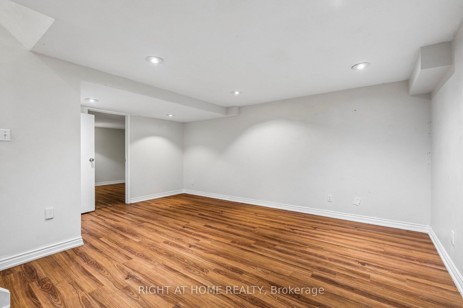 Photo 27 of 3363 Masthead Crescent, Mississauga, Erin Mills — HOMEH