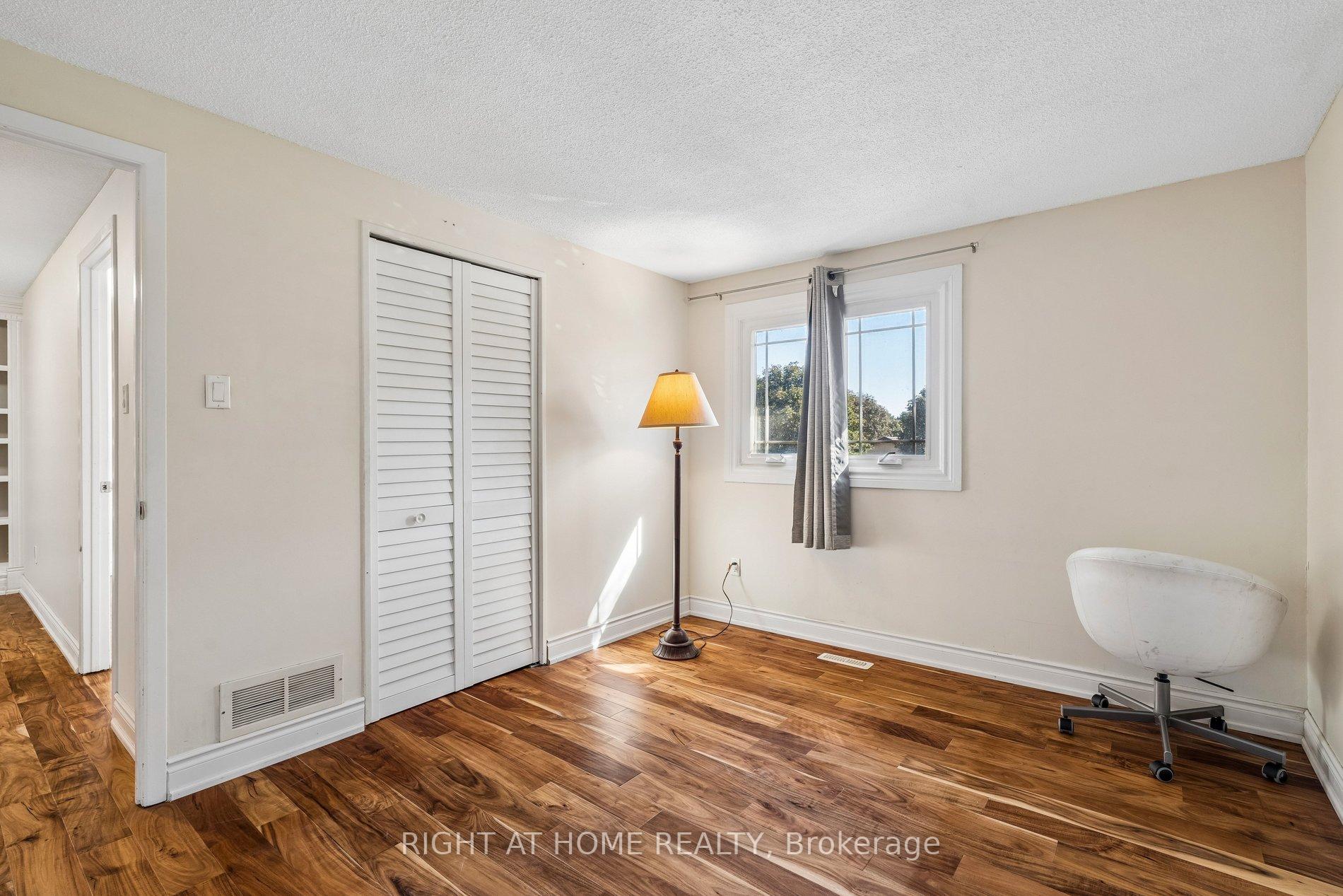 Photo 28 of 3363 Masthead Crescent, Mississauga, Erin Mills — HOMEH