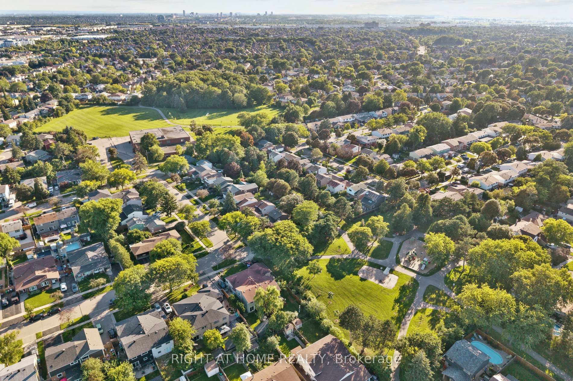 Photo 34 of 3363 Masthead Crescent, Mississauga, Erin Mills — HOMEH