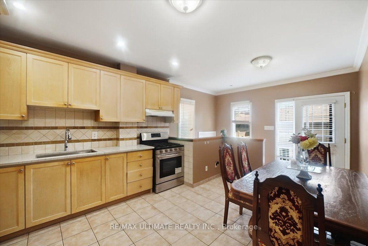 Photo 10 of 299 Delaware Avenue, Toronto, Dovercourt-Wallace Emerson-Junction — HOMEH