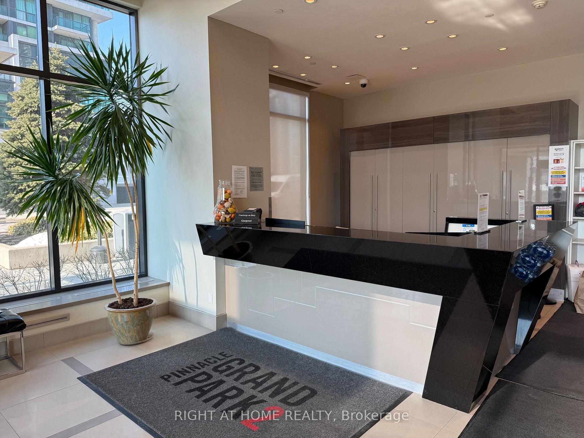 Photo 3 of 3975 Grand Park Drive, Mississauga, City Centre — HOMEH