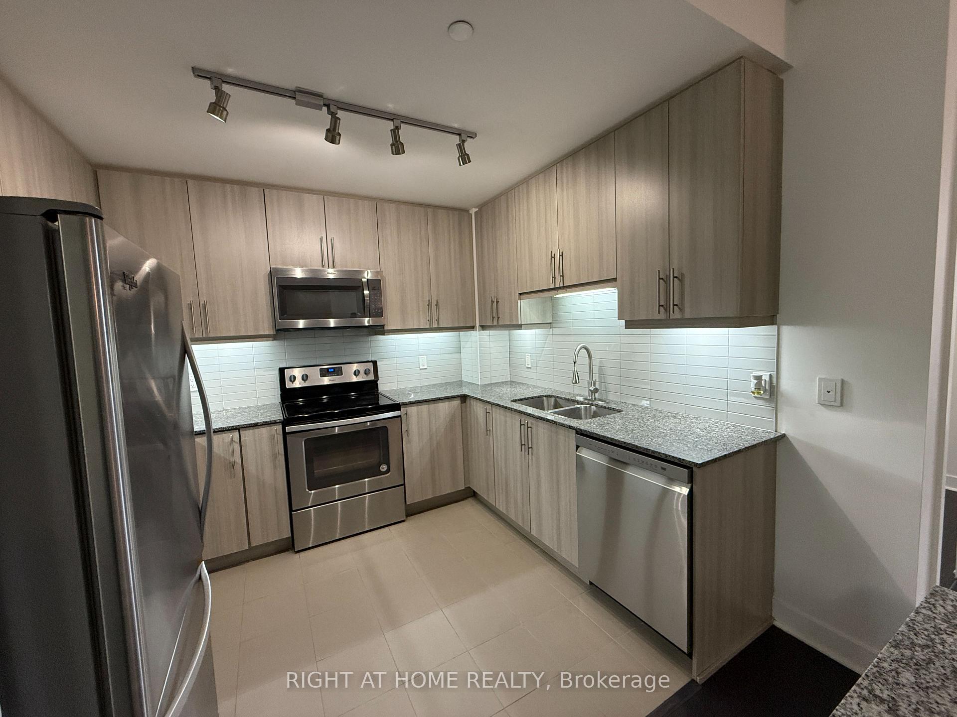 Photo 18 of 3975 Grand Park Drive, Mississauga, City Centre — HOMEH