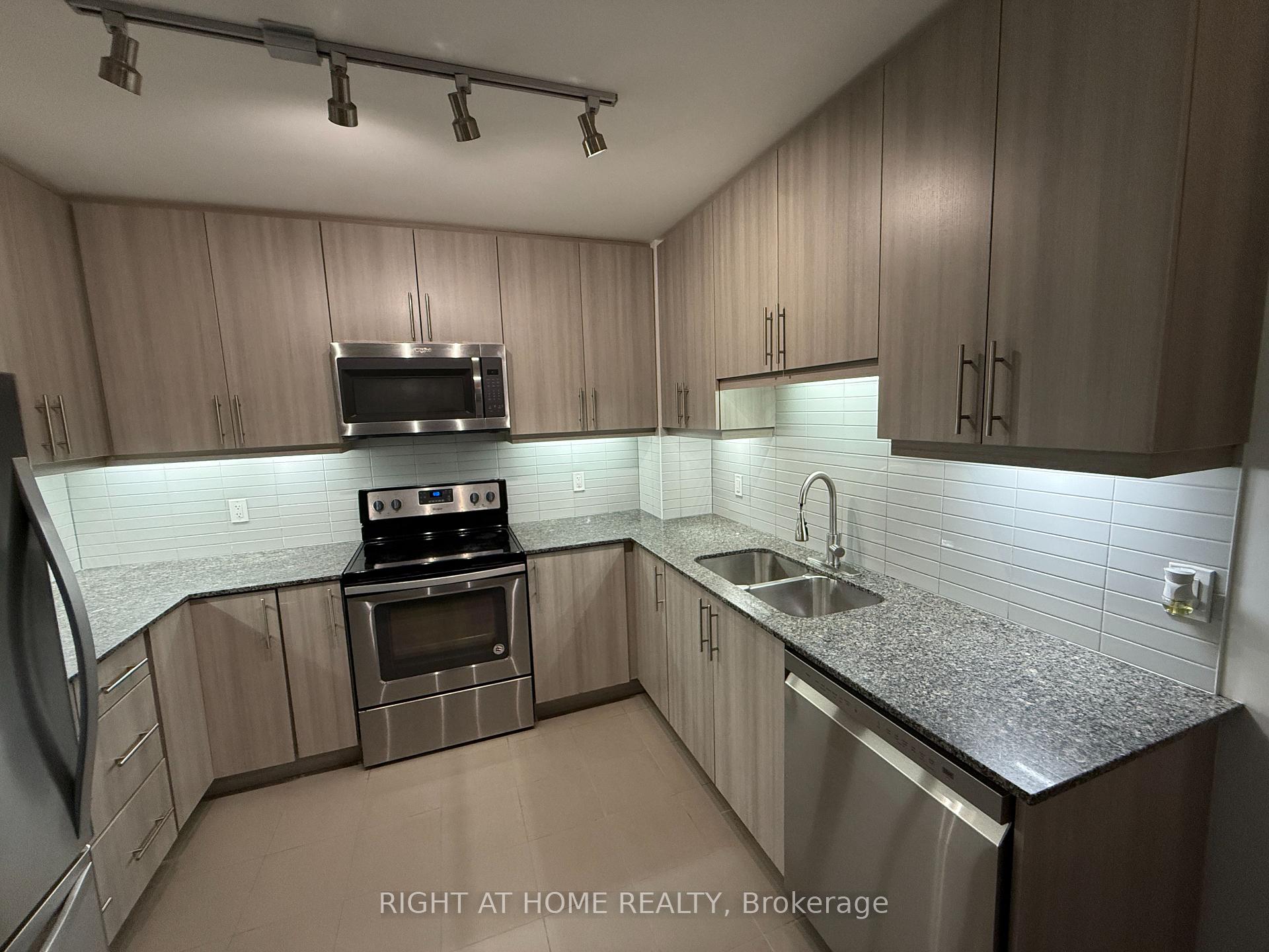 Photo 19 of 3975 Grand Park Drive, Mississauga, City Centre — HOMEH