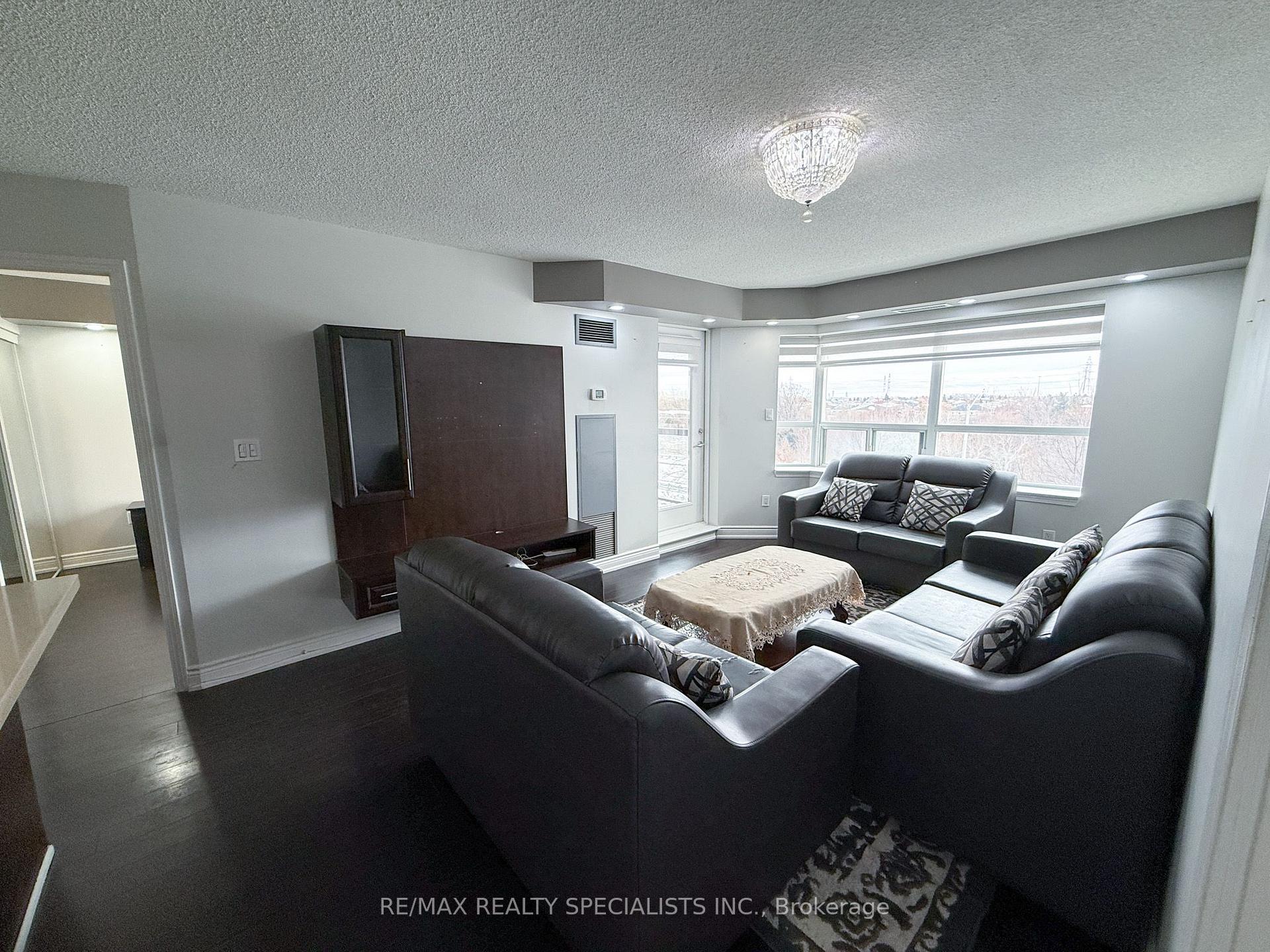 Photo 3 of Unit 403, 300 Ray Lawson Boulevard, Brampton, Fletcher's Creek South — HOMEH