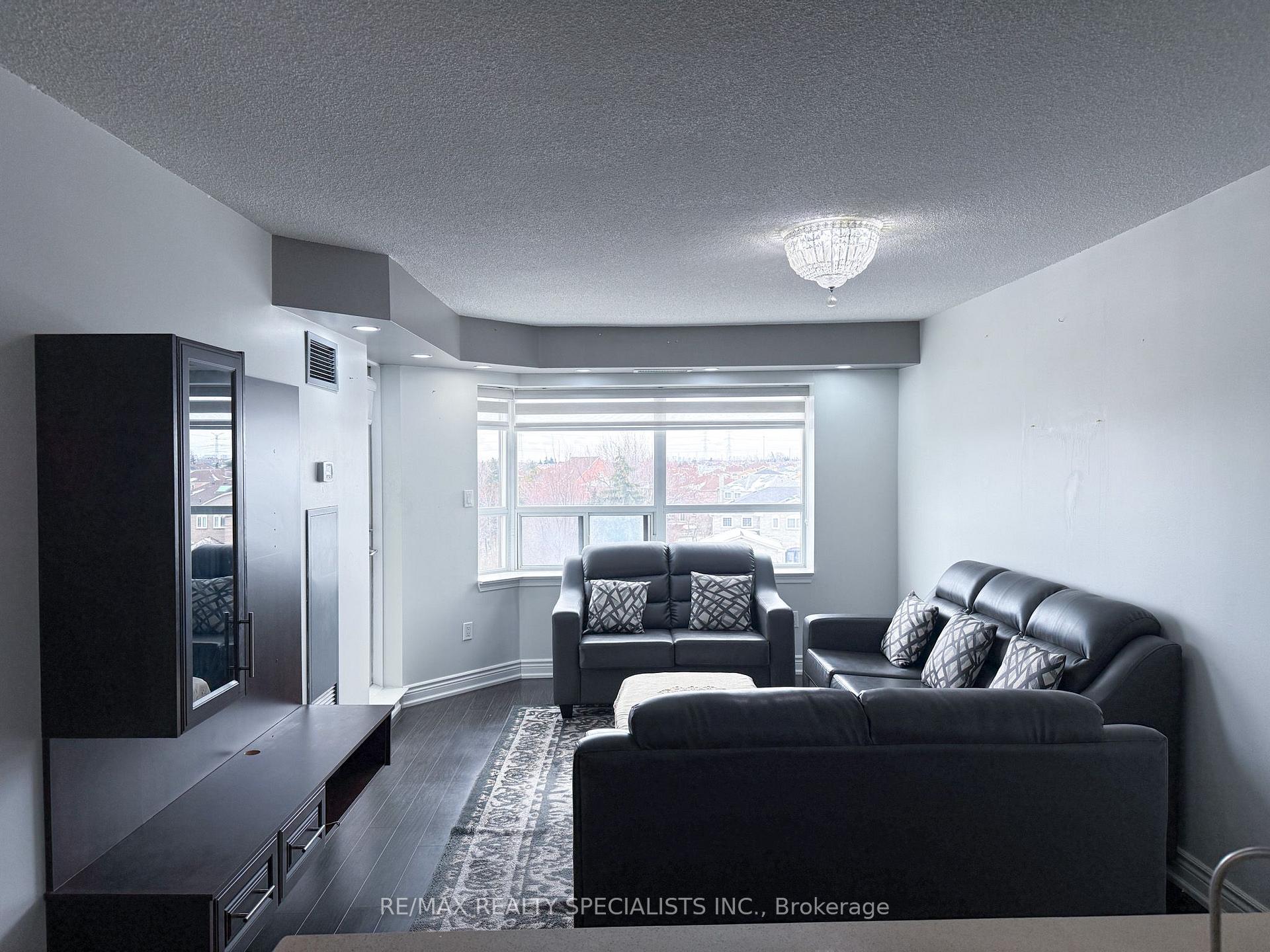 Photo 5 of Unit 403, 300 Ray Lawson Boulevard, Brampton, Fletcher's Creek South — HOMEH