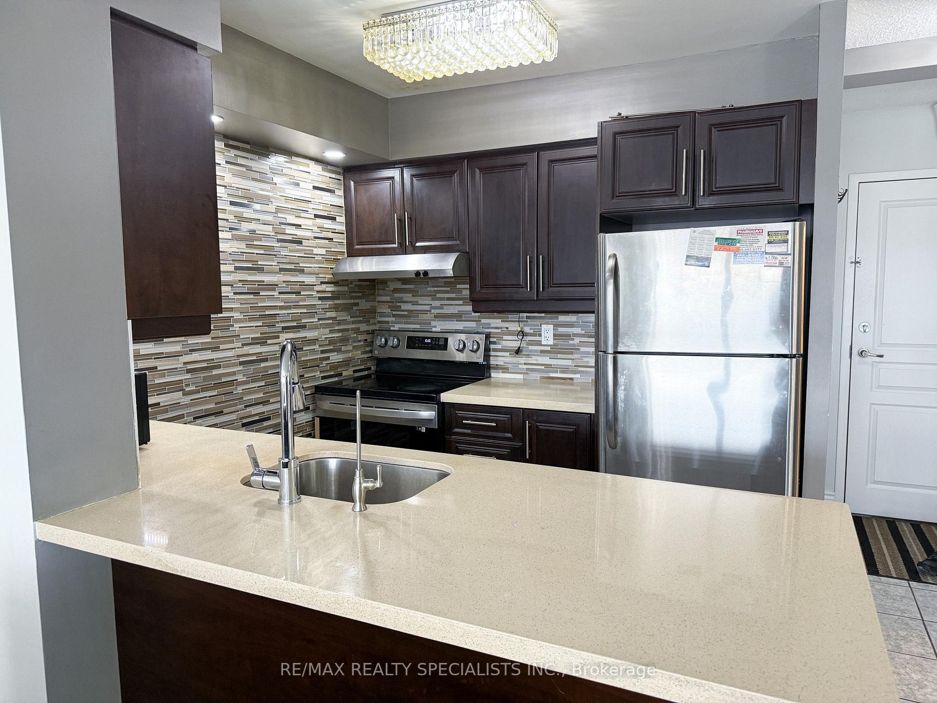 Photo 6 of Unit 403, 300 Ray Lawson Boulevard, Brampton, Fletcher's Creek South — HOMEH